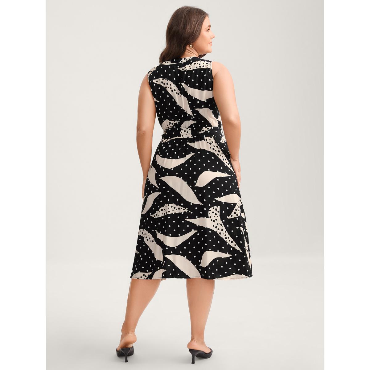 Plus Size Geometric Print Pleated Midi Dress BlackFlower Women Flat collar Sleeveless Curvy BloomChic 12/L Product Image