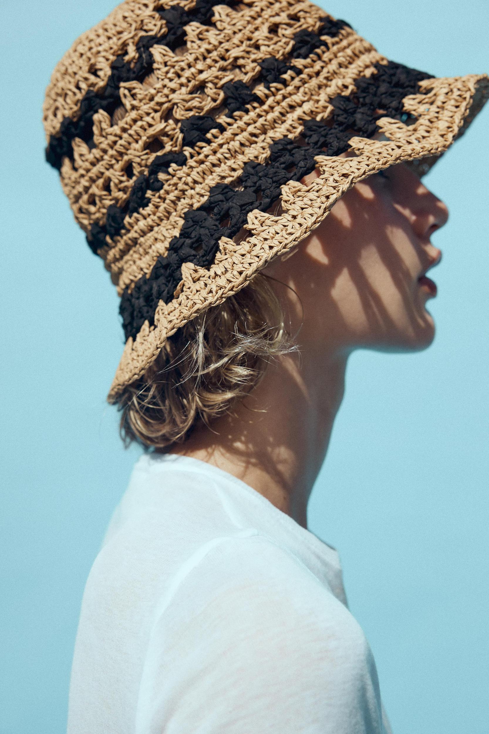 CONTRAST BRAIDED BUCKET HAT Product Image