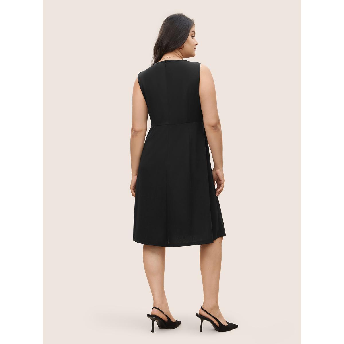 Plus Size Plain Sleeveless Button Detail Pocket Dress Black Women Workwear Essentials Non Round Neck Sleeveless Curvy Midi Dress BloomChic 14-16/1X Product Image