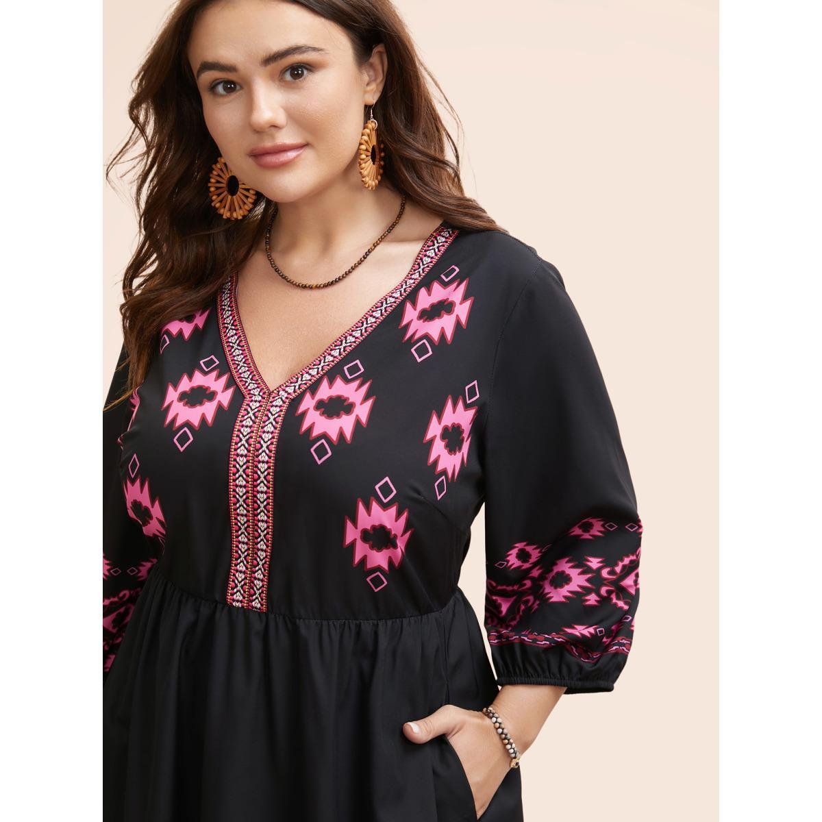Plus Size V Neck Bandana Print Elastic Waist Dress Black Women Resort Gathered V-neck Elbow-length sleeve Curvy BloomChic 10/M Product Image
