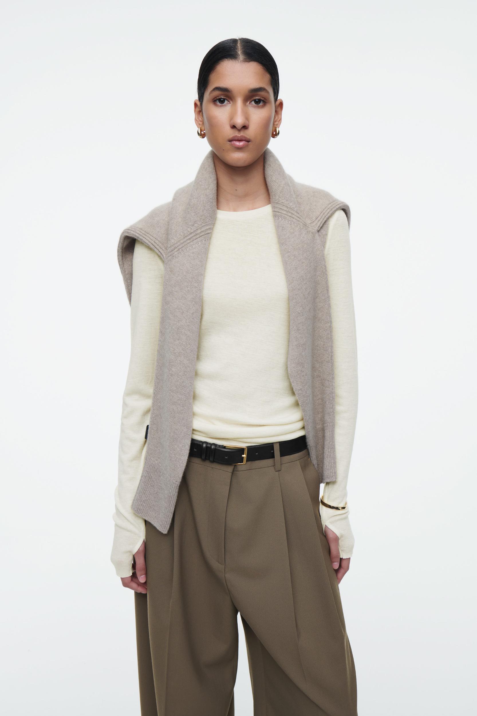 CREW-NECK MERINO WOOL TOP Product Image