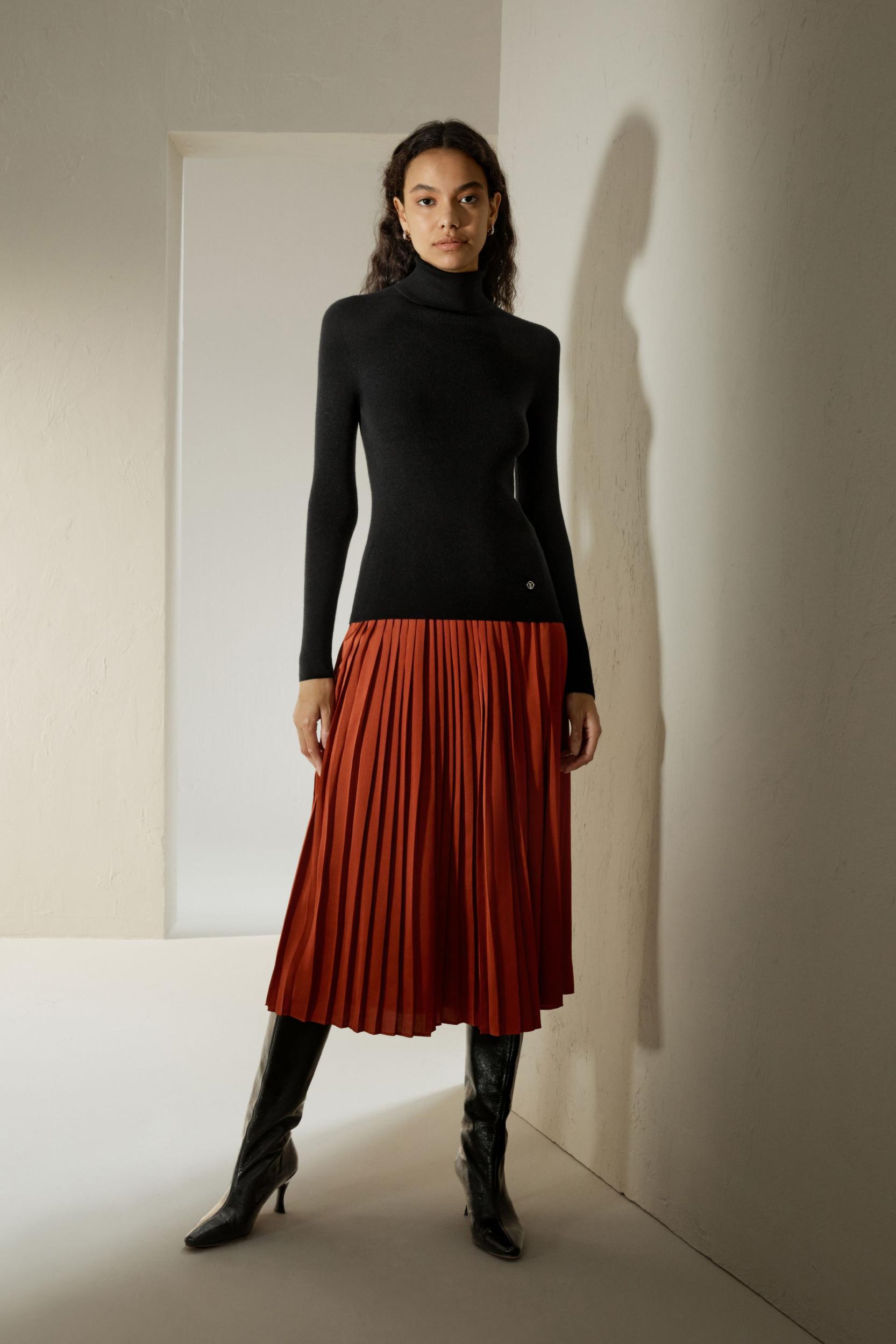 Seamless Silk-Cashmere Blend Turtleneck Sweater Product Image