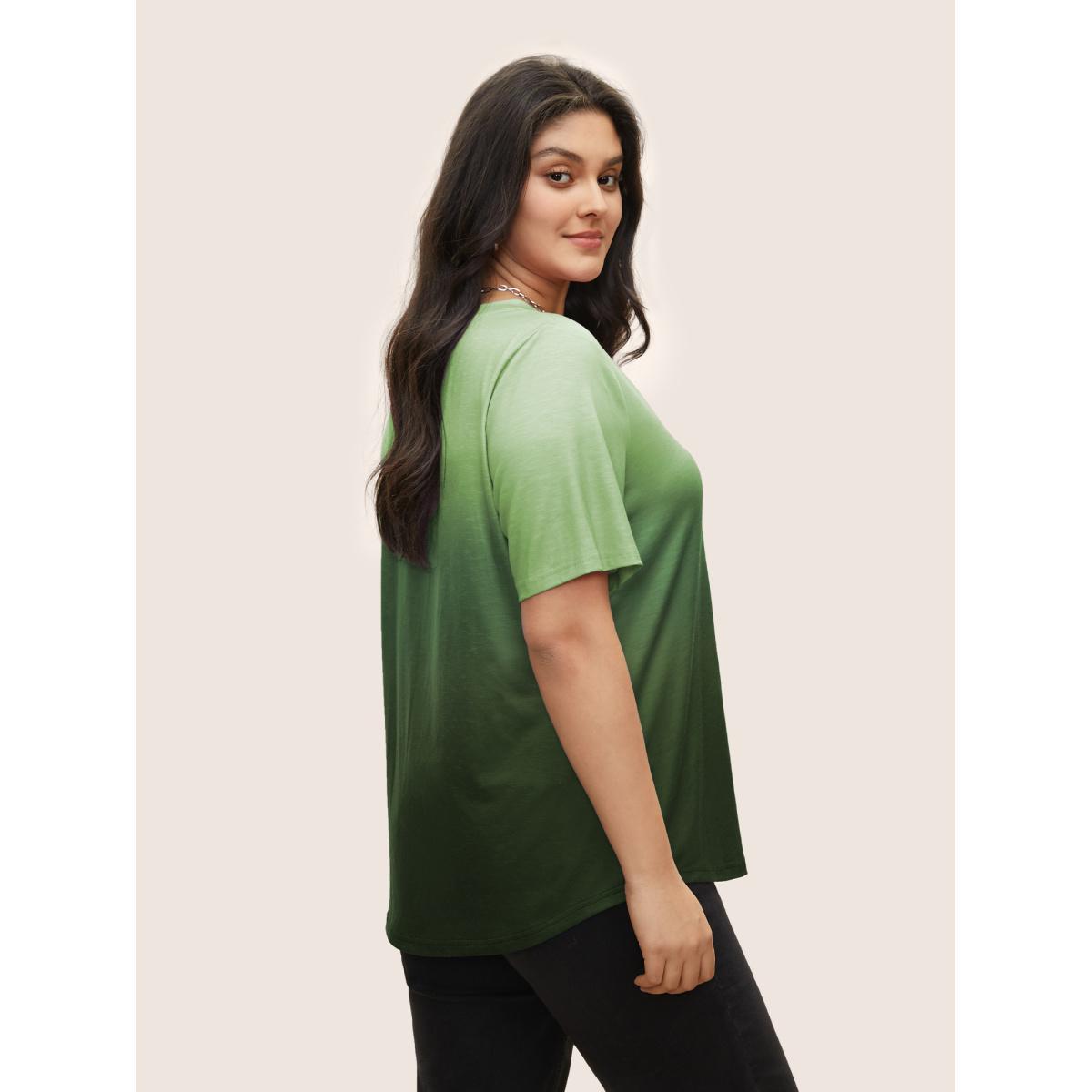 Plus Size Ombre Contrast Patched Pocket T-shirt Truegreen Women Casual Non Ombre V-neck Everyday T-shirts BloomChic 18-20/2X Product Image