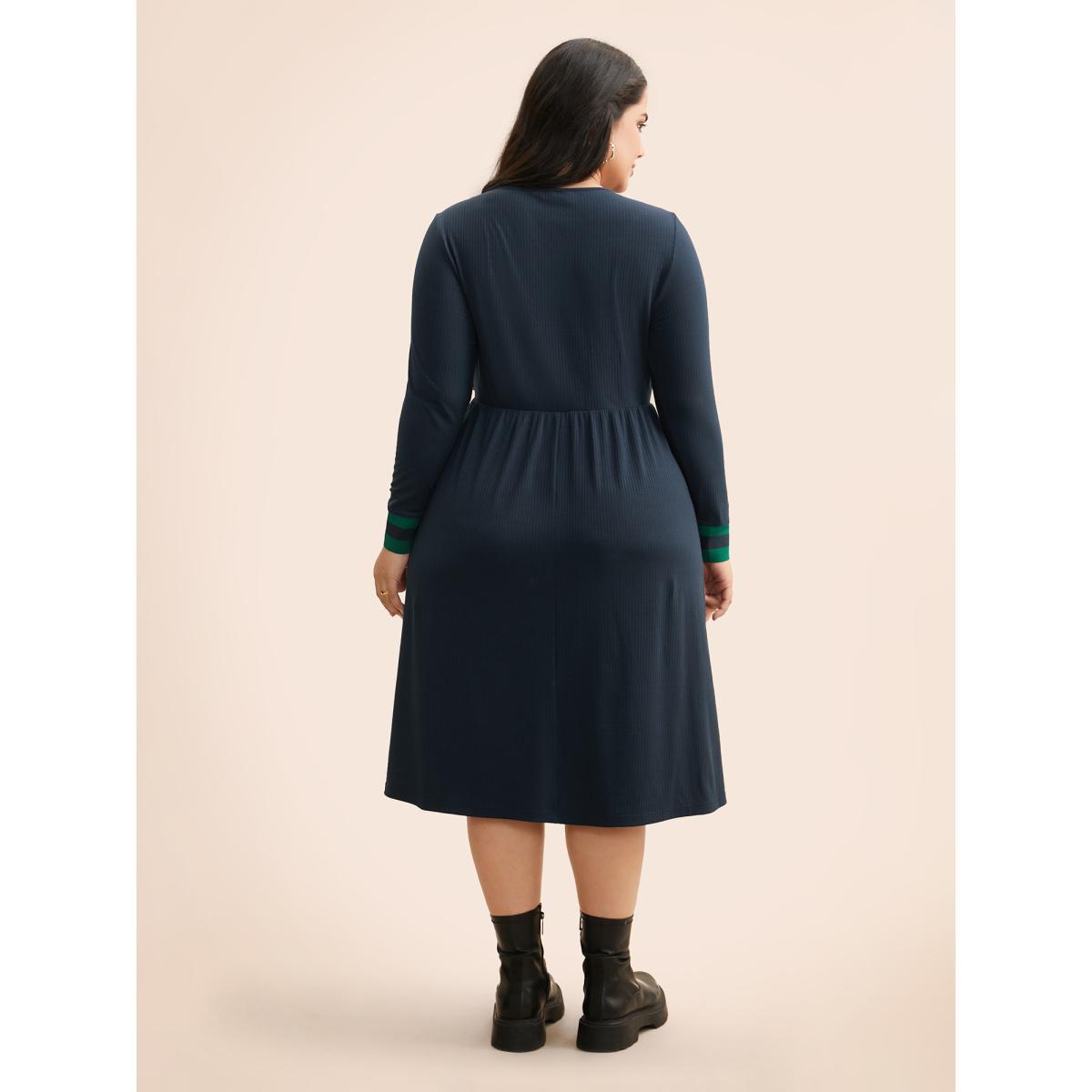 Plus Size Contrast Trim Elastic Waist Pocket Dress Midnight Women Casual Texture V-neck Long Sleeve Curvy BloomChic 22-24/3X Product Image