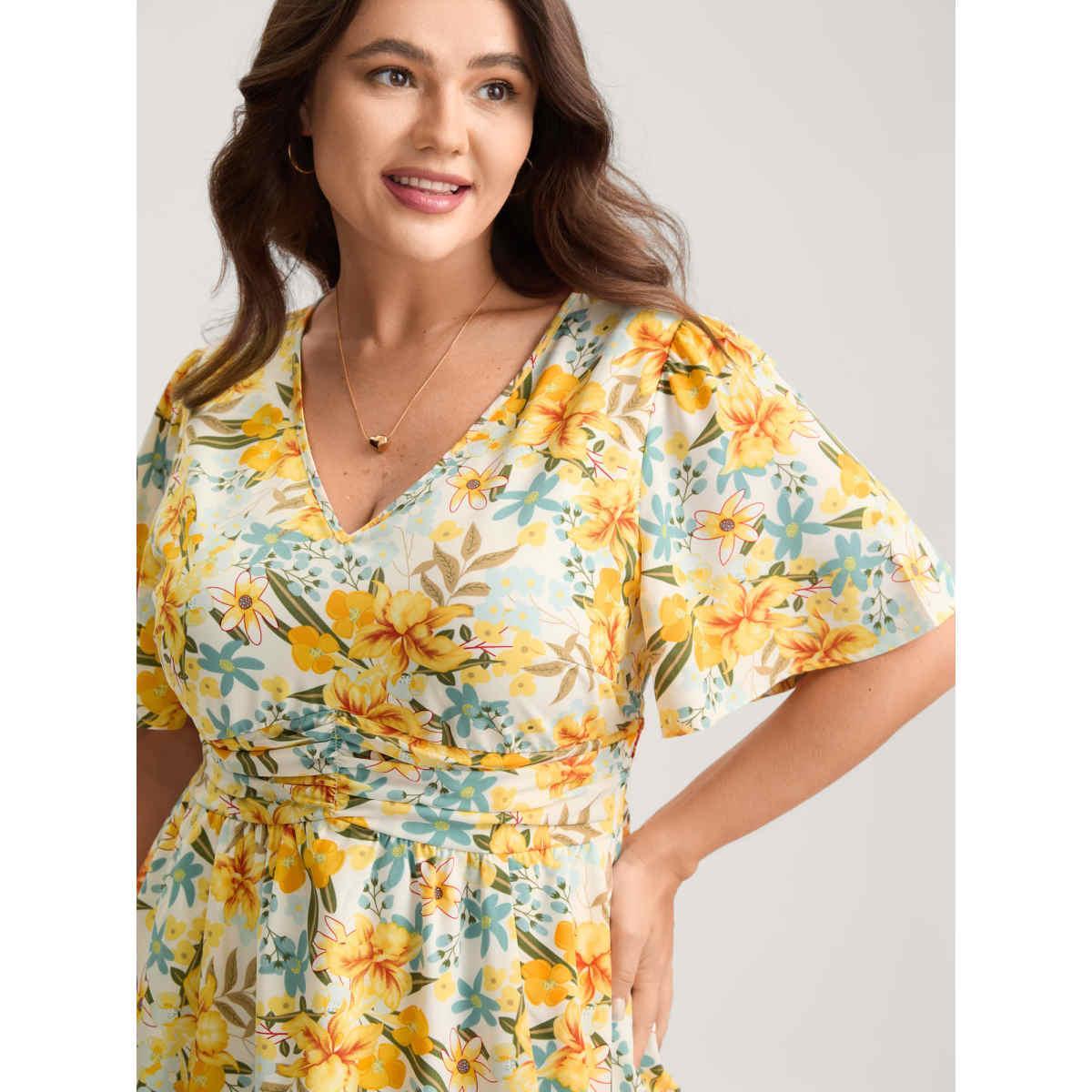 Plus Size Sunkissed Floral Shirred Waist Midi Dress Lemonyellow Women V-neck Short sleeve Curvy BloomChic 12/L Product Image