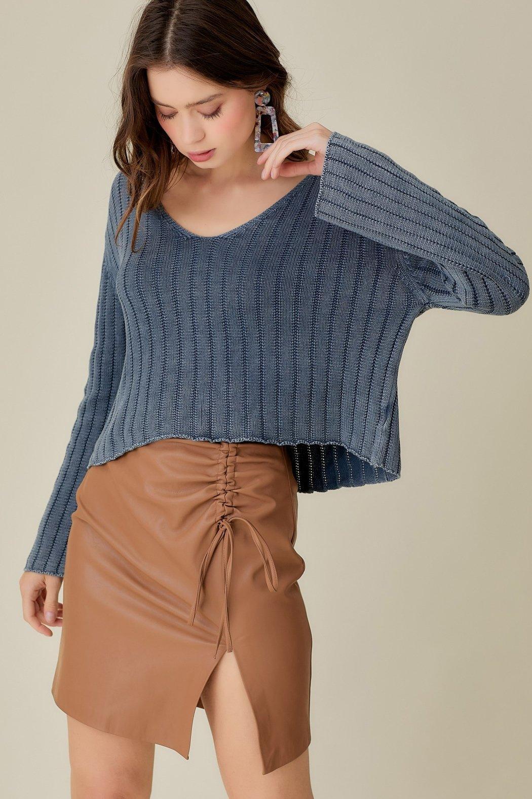 V Neck Crop Sweater Product Image