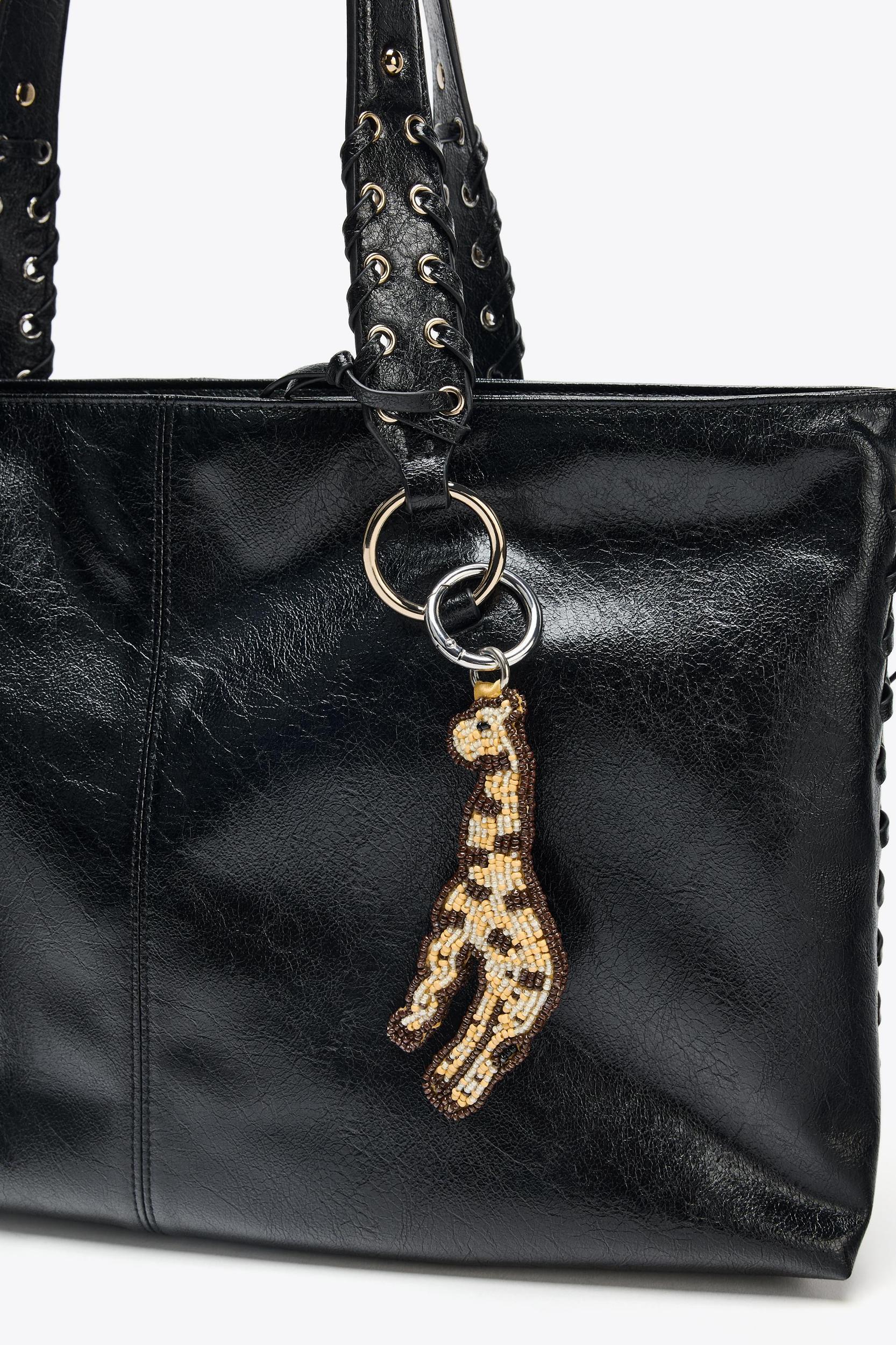 GIRAFFE CHARM Product Image