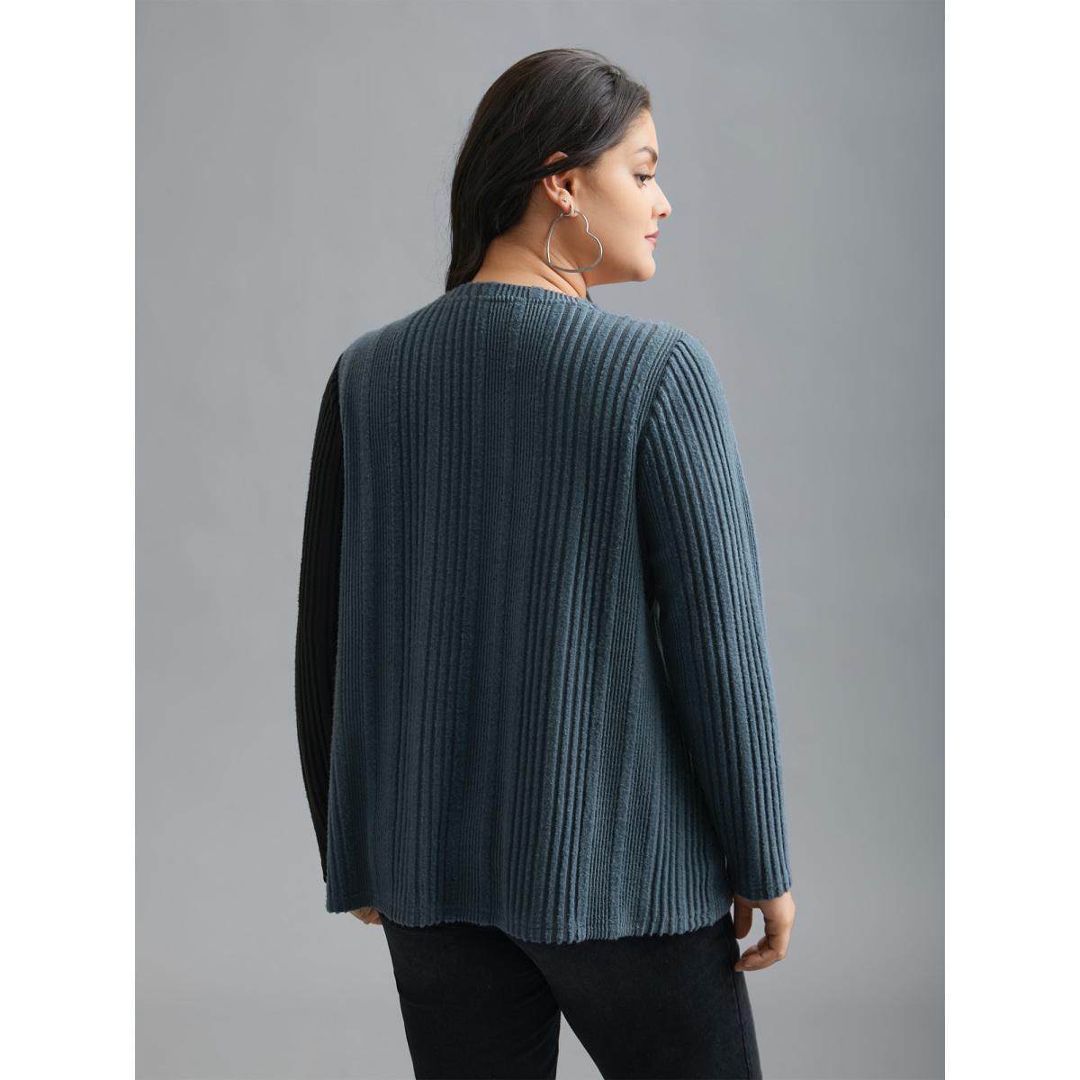 Plus Size Pit Strip Contrast Button Detail T-Shirt SlateGray Women Casual Texture Round Neck Everyday T-shirts BloomChic 18-20/2X Product Image