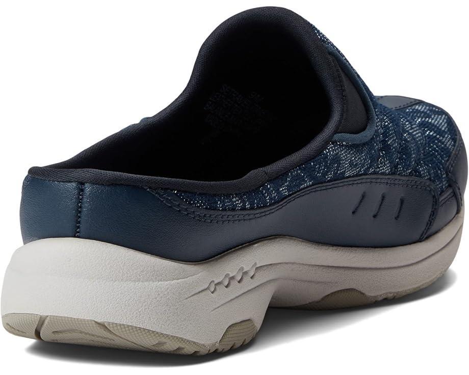 Women's Easy Spirit Traveltime 304 Product Image