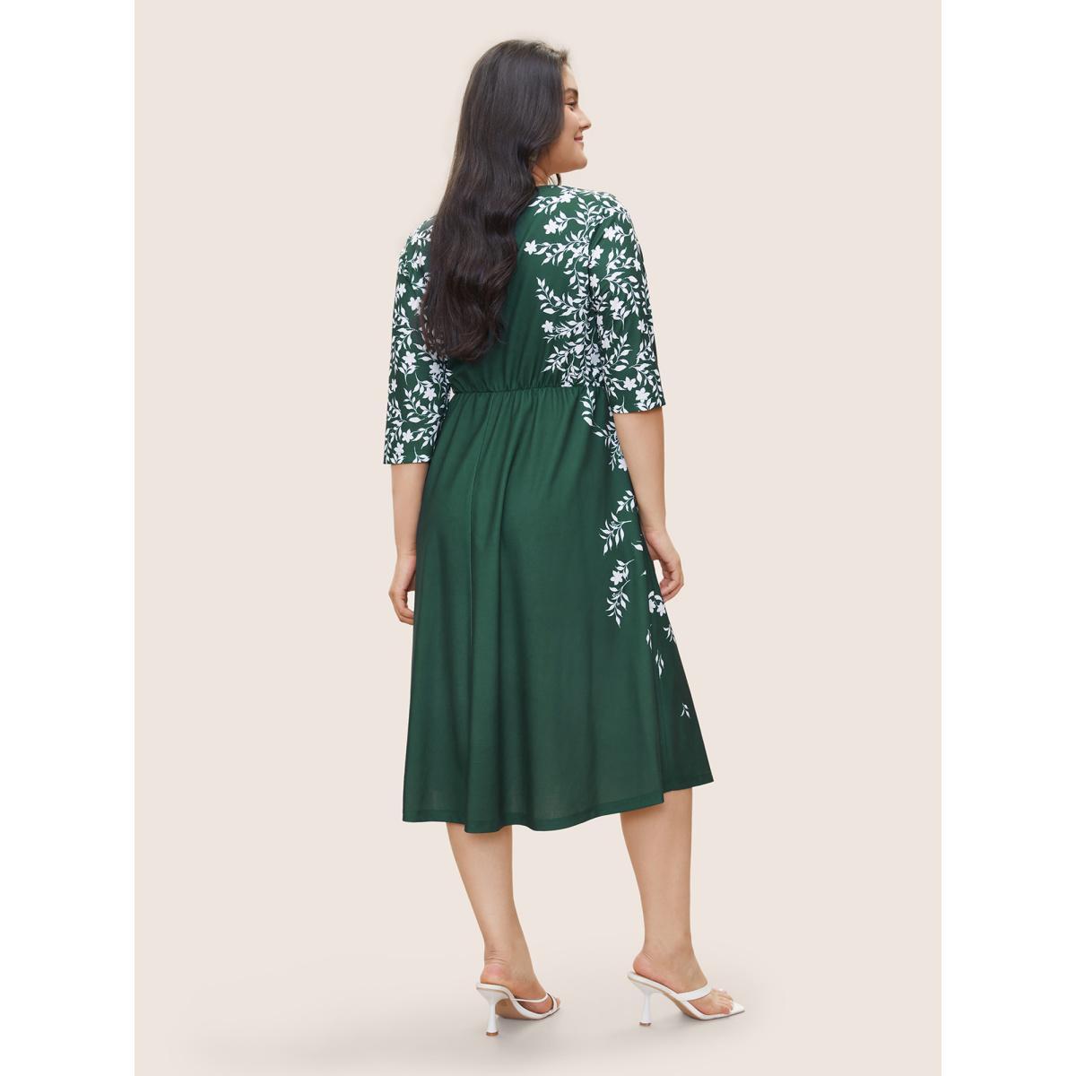 Plus Size Silhouette Floral Print Pocket Elastic Waist Dress Green Women Elegant Non Round Neck Elbow-length sleeve Curvy Midi Dress BloomChic 12/L Product Image