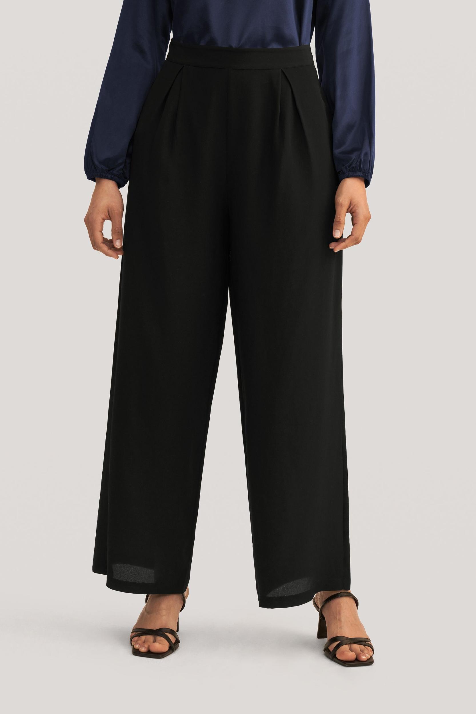 Smooth Silk Wide Leg Cropped Pants Product Image