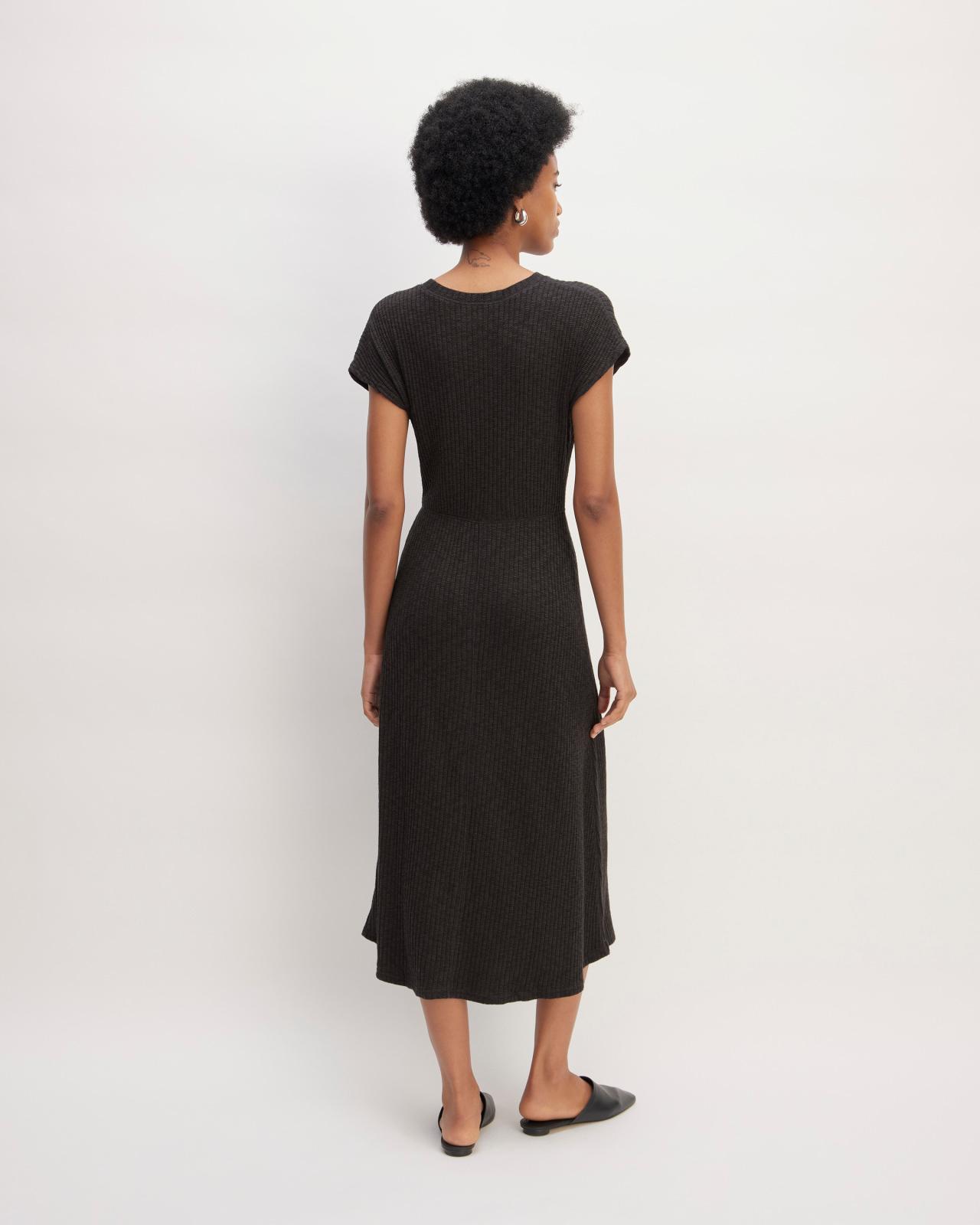 The Rib-Knit Cap-Sleeve Midi Dress Product Image