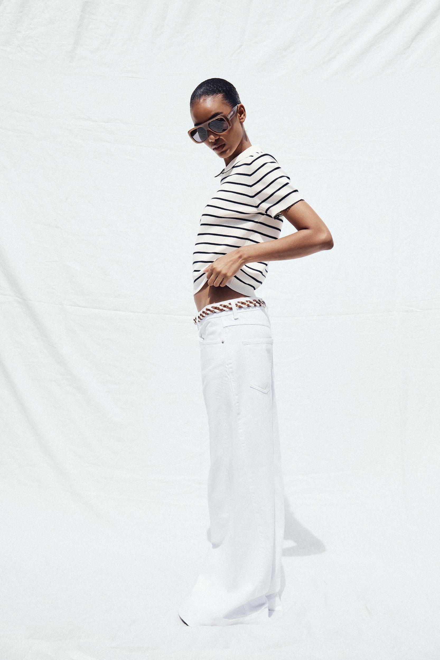 CONTRAST TRIM KNIT TOP Product Image