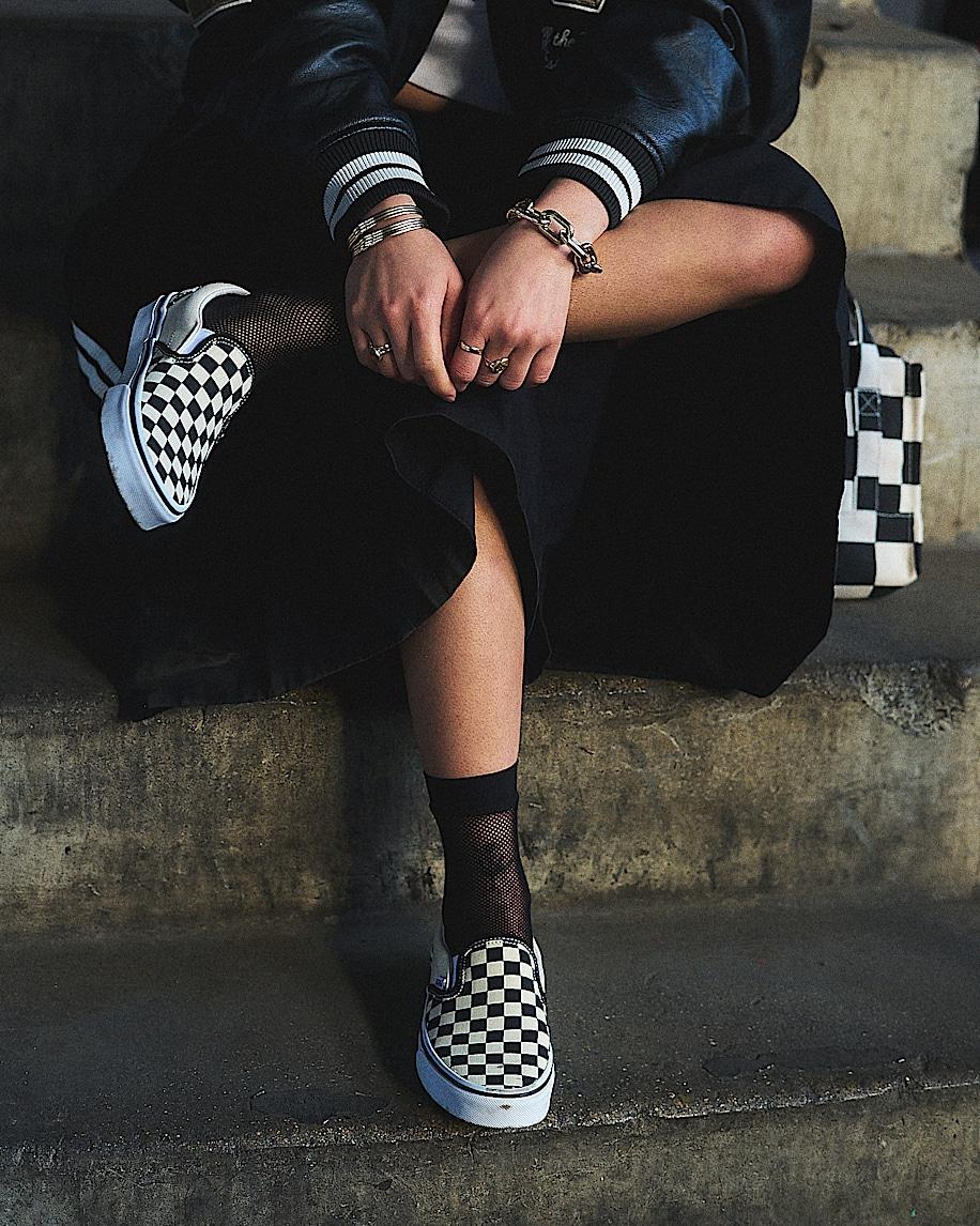 Lil Pergs Tote Bag in Antique White / Black| Vans US Product Image