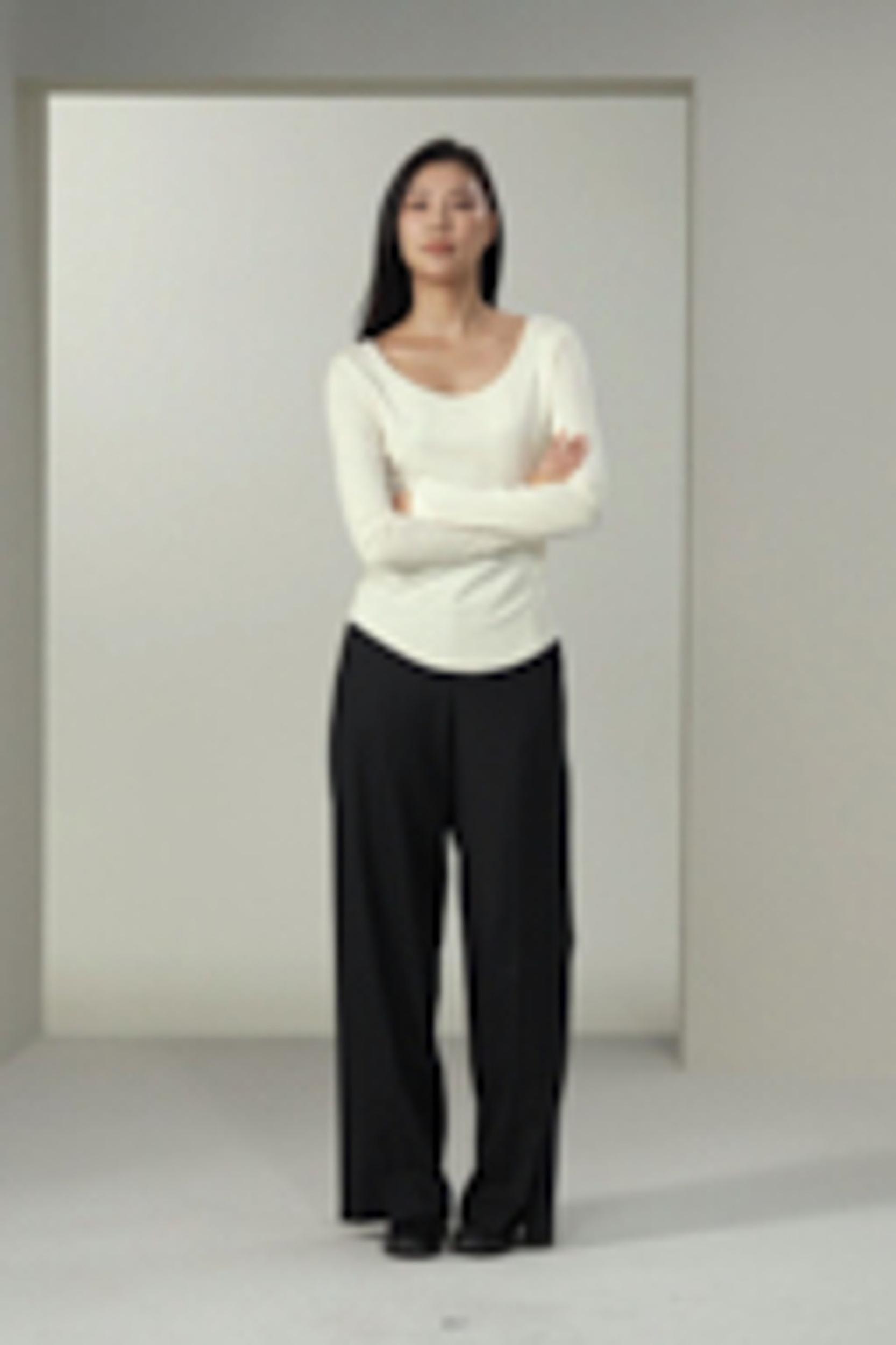 Scoop-Neck Pure Silk Slim Fit Top Product Image