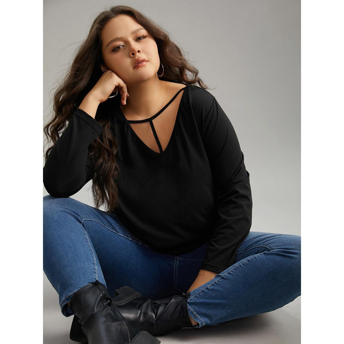 Plus Size Plain Cut Out Long Sleeve T-shirt Black Women Casual Plain Plain Keyhole Cut-Out Dailywear T-shirts BloomChic 10/M Product Image