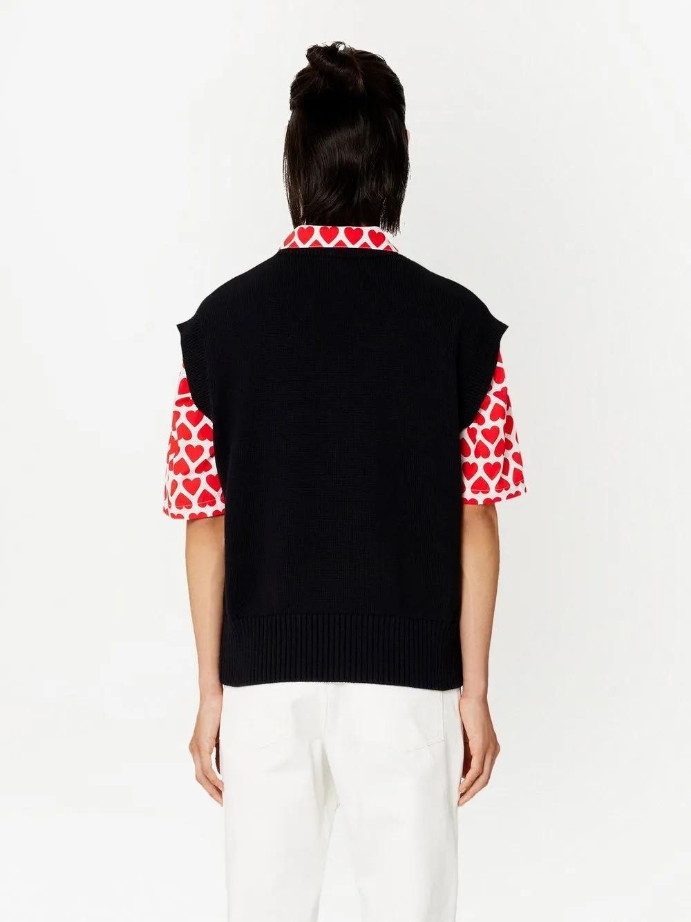 Ami De Coeur V-neck vest Product Image
