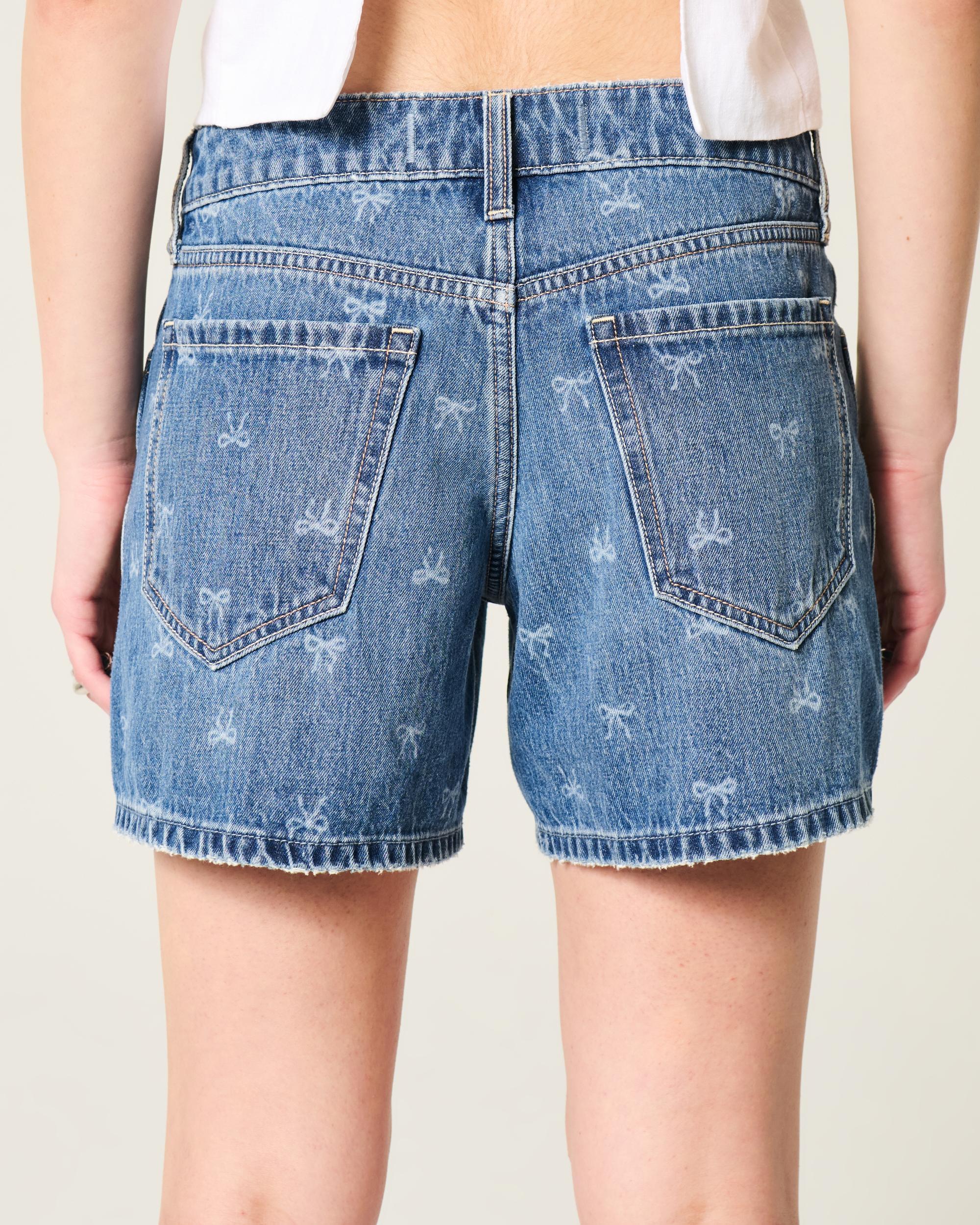 Low-Rise Bow Pattern Baggy Denim Shorts Product Image