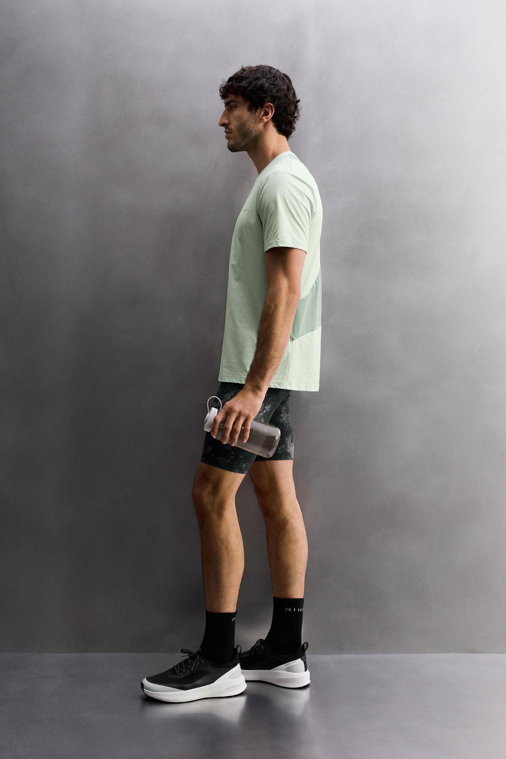 COLOR BLOCK TECHNICAL T-SHIRT Product Image