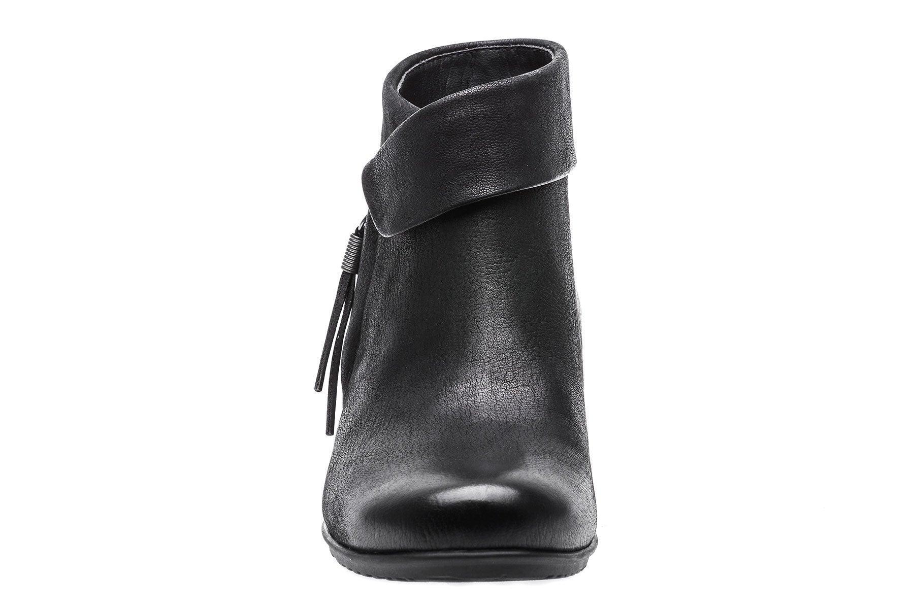Mila Metatarsal Female Product Image
