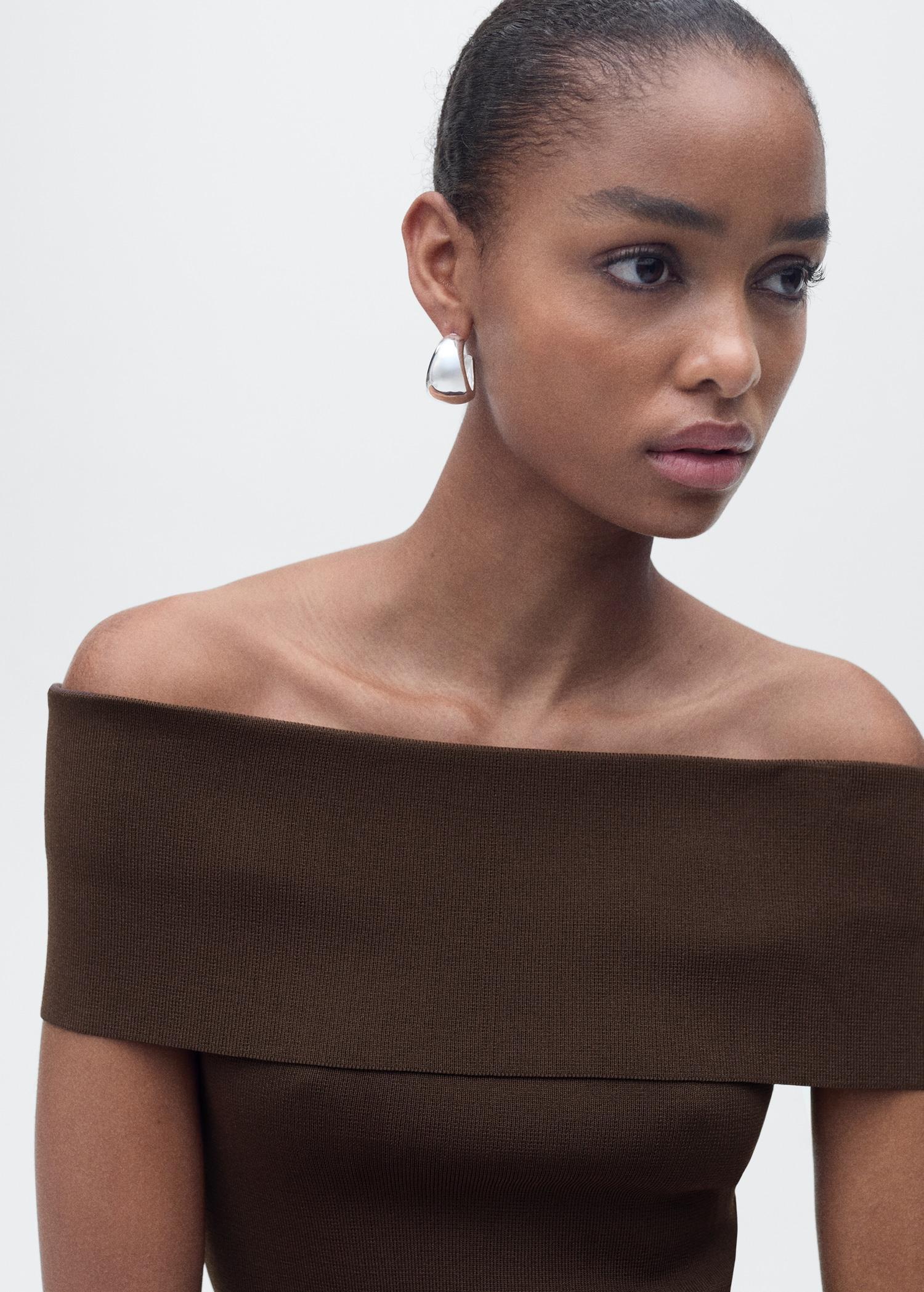 Off-the-shoulder knitted top - Women | MANGO USA Product Image