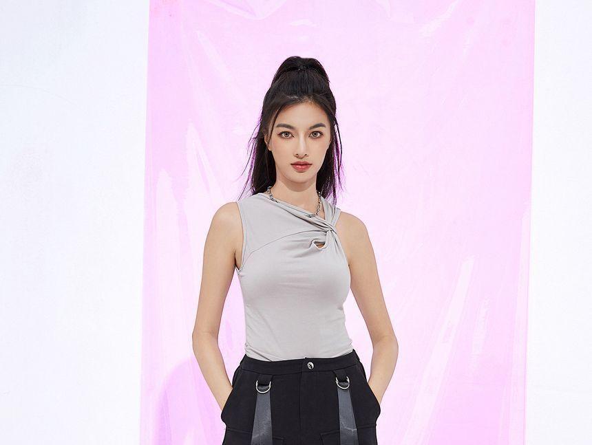 Eco-Friendly Sleeveless Twisted Top Product Image