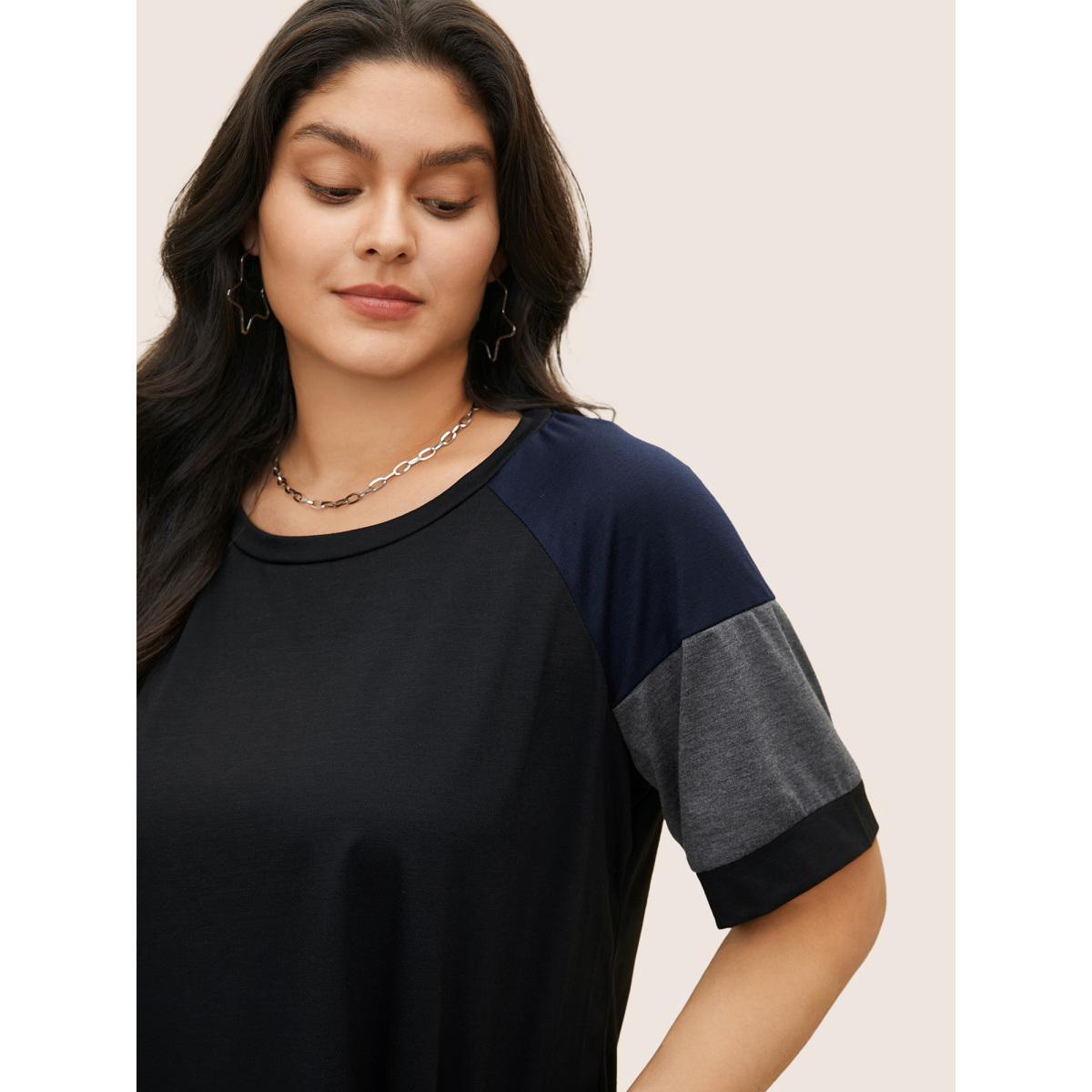 Plus Size Colorblock Contrast Crew Neck Raglan Sleeve T-shirt Midnight Women Casual Contrast Colorblock Everyday T-shirts BloomChic 30/6X Product Image