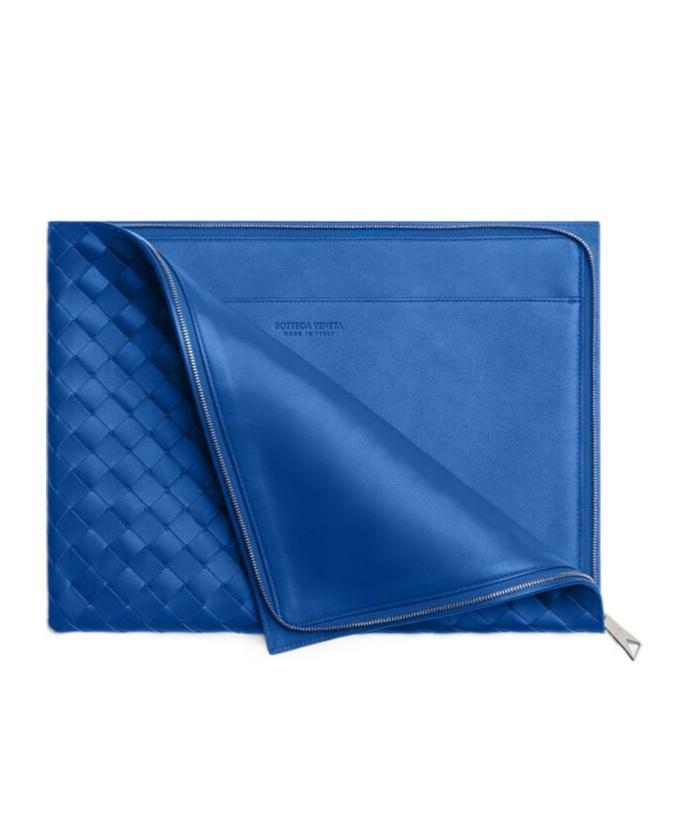 BOTTEGA VENETA Intrecciato-design Clutch Bag In Blue Product Image
