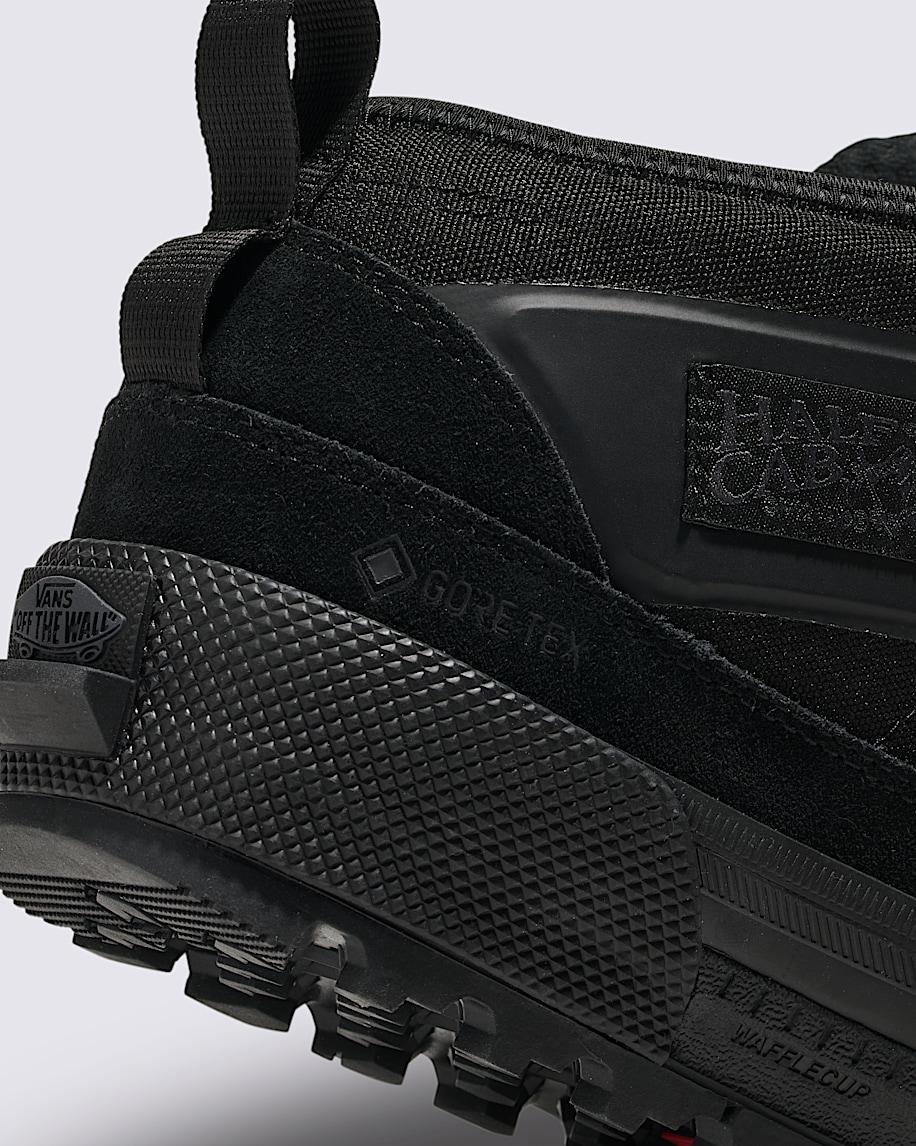 Half Cab GORE-TEX Insulated Shoe in Black| Vans US Product Image