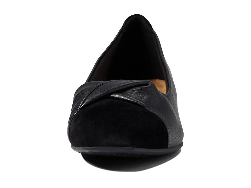 Clarks Tilmont Dalia Combi) Women's Shoes Product Image