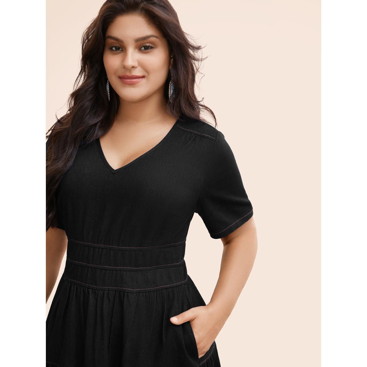 Plus Size Stretch Denim Pockets Tiered Midi Dress Pureblack Women Resort Topstitching V-neck Short sleeve Curvy BloomChic 26/4X Product Image