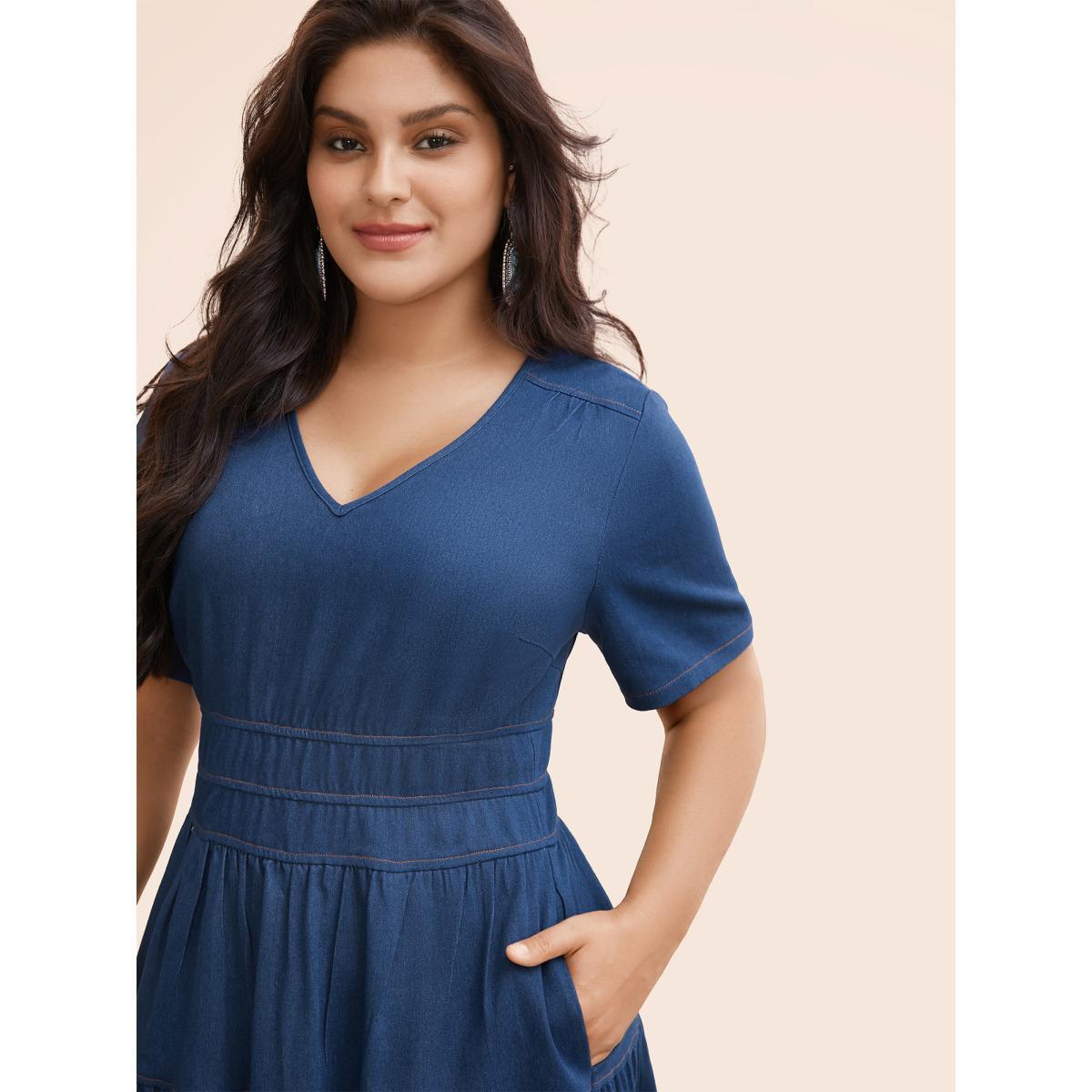 Plus Size Stretch Denim Pockets Tiered Midi Dress DarkBlue Women Resort Topstitching V-neck Short sleeve Curvy BloomChic 30/6X Product Image