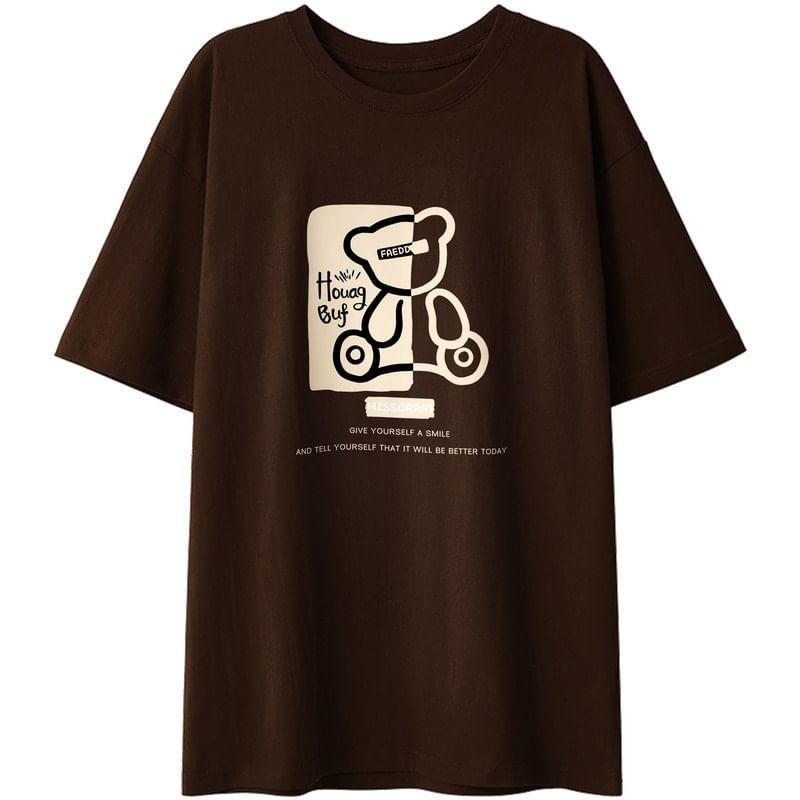 Short-Sleeve Crew Neck Bear T-Shirt Product Image