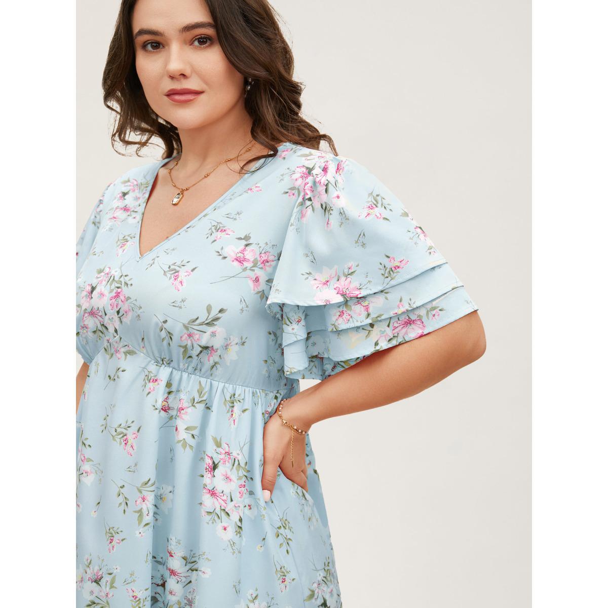 Plus Size Floral Elastic Waist Tiered Ruffle Sleeve Dress LightBlue Women Elegant Tiered V-neck Short sleeve Curvy BloomChic 10/M Product Image