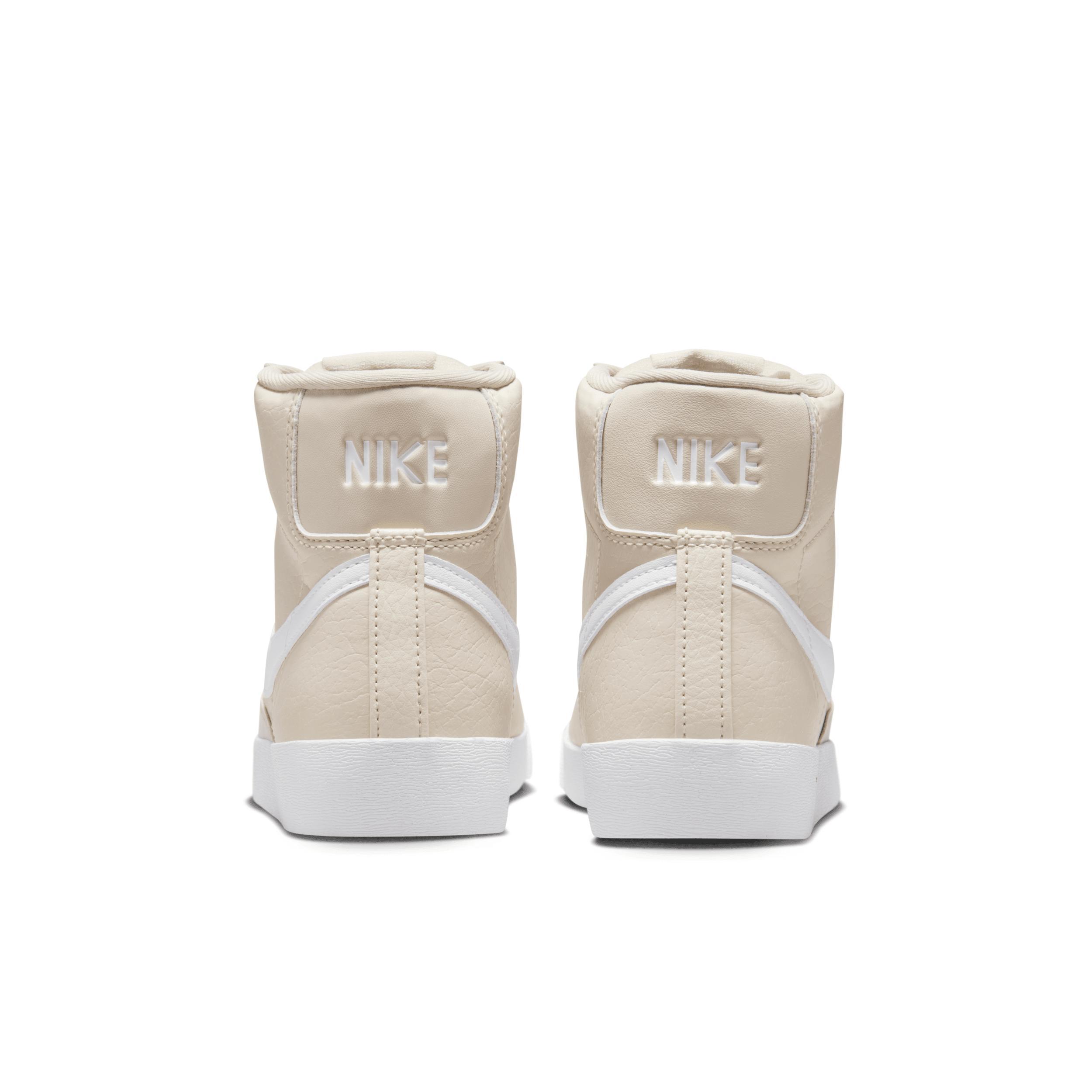 Nike Women's Blazer Mid ' Shoes Product Image