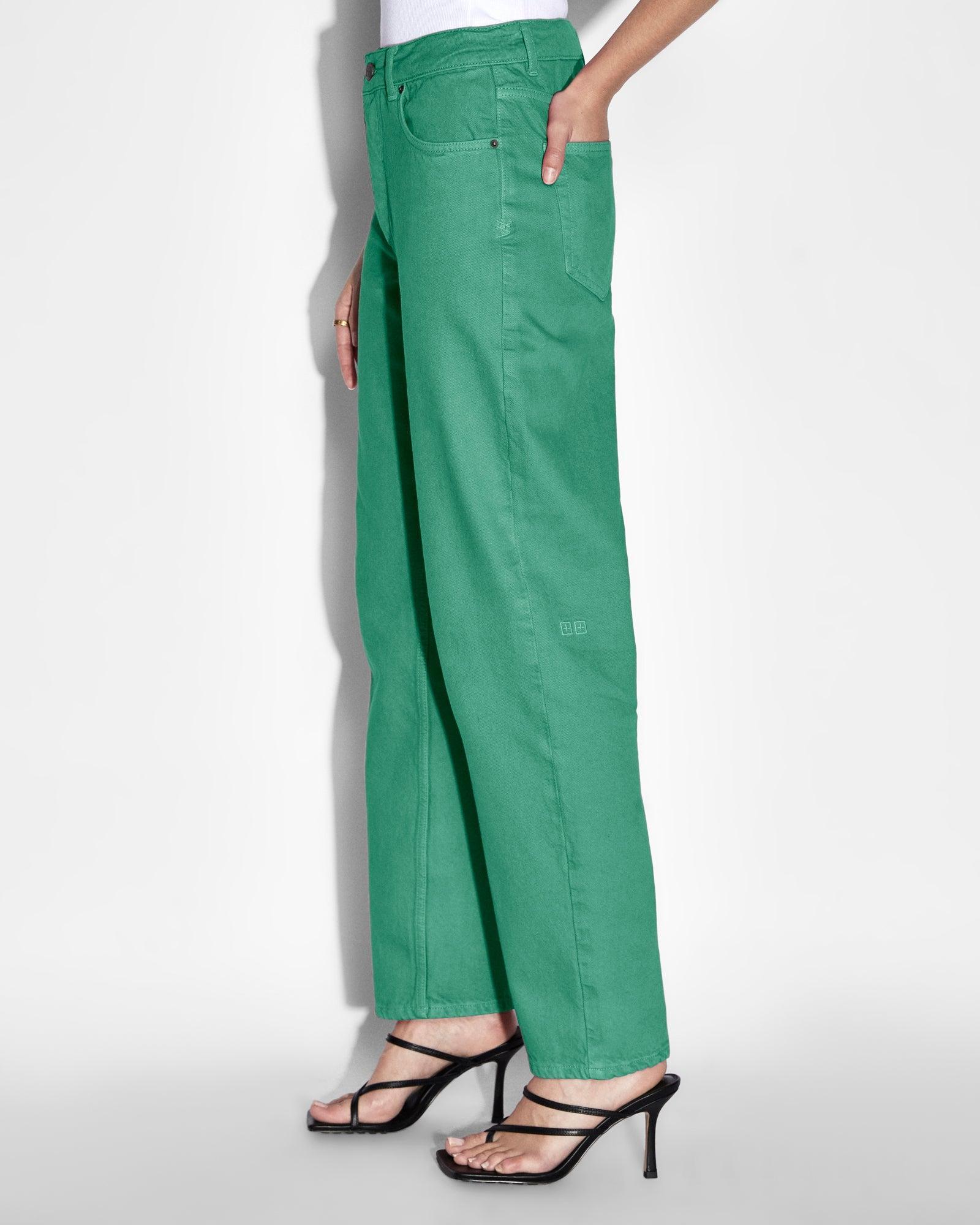 BROOKLYN JADE Female Product Image