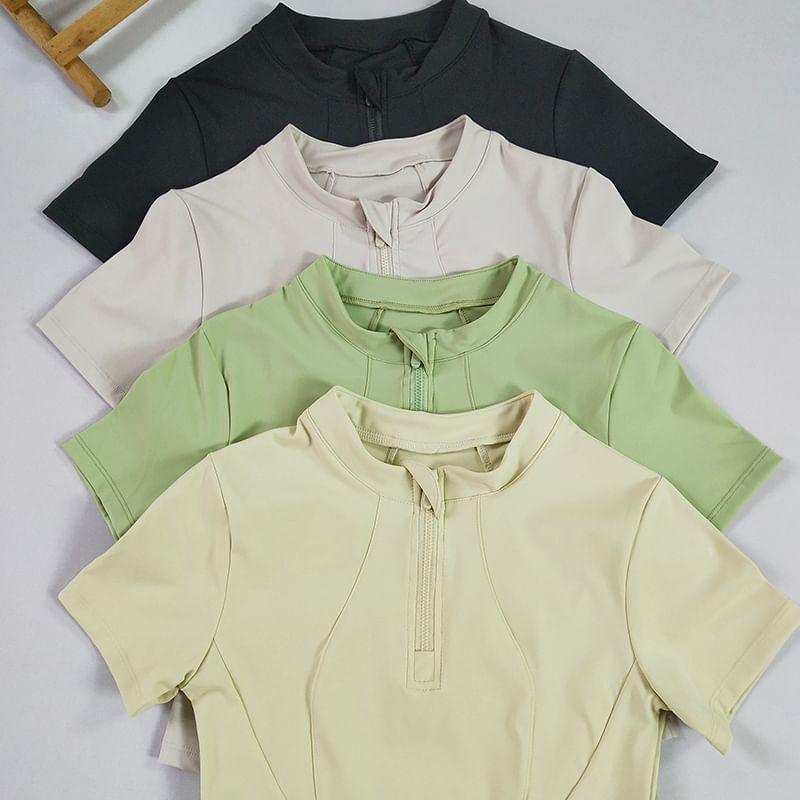 Short Sleeve Stand Collar Plain Half-Zip Sports T-Shirt Product Image
