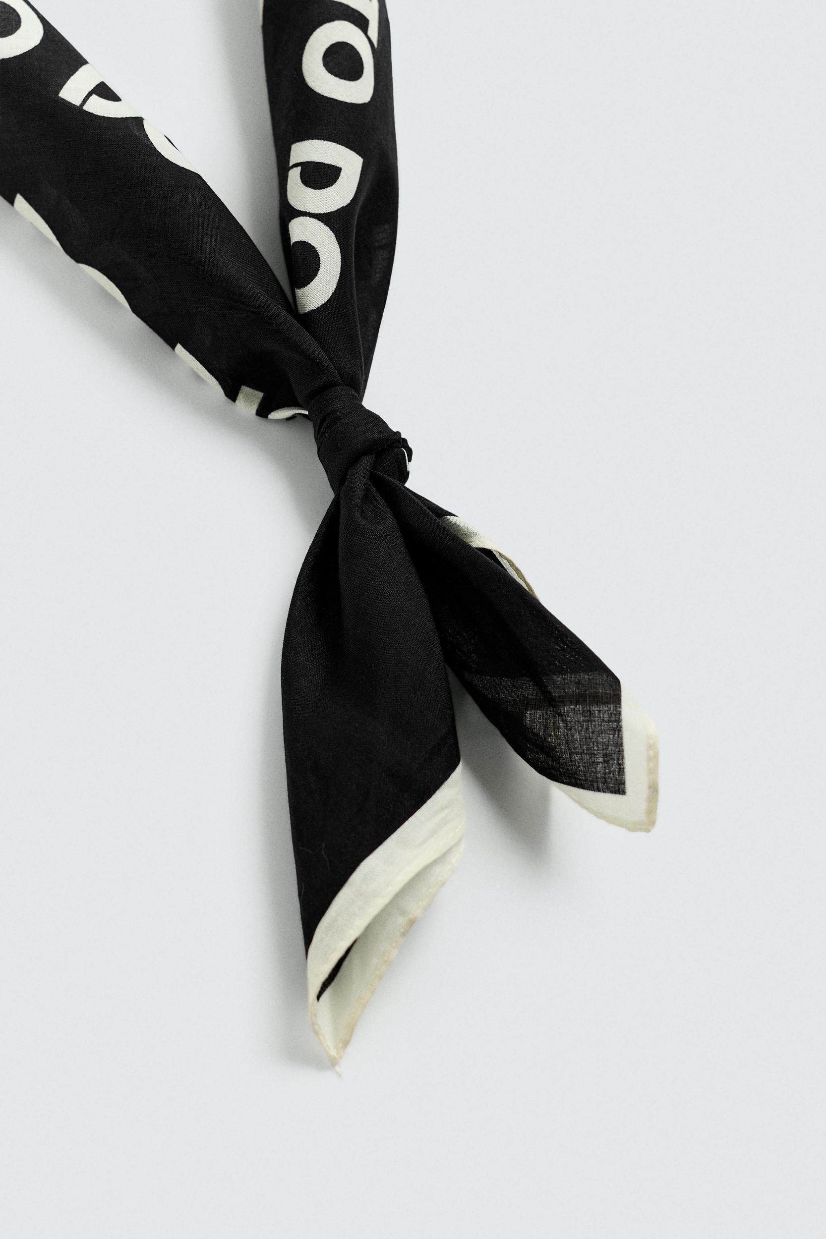 TEXT PRINT BANDANA Product Image
