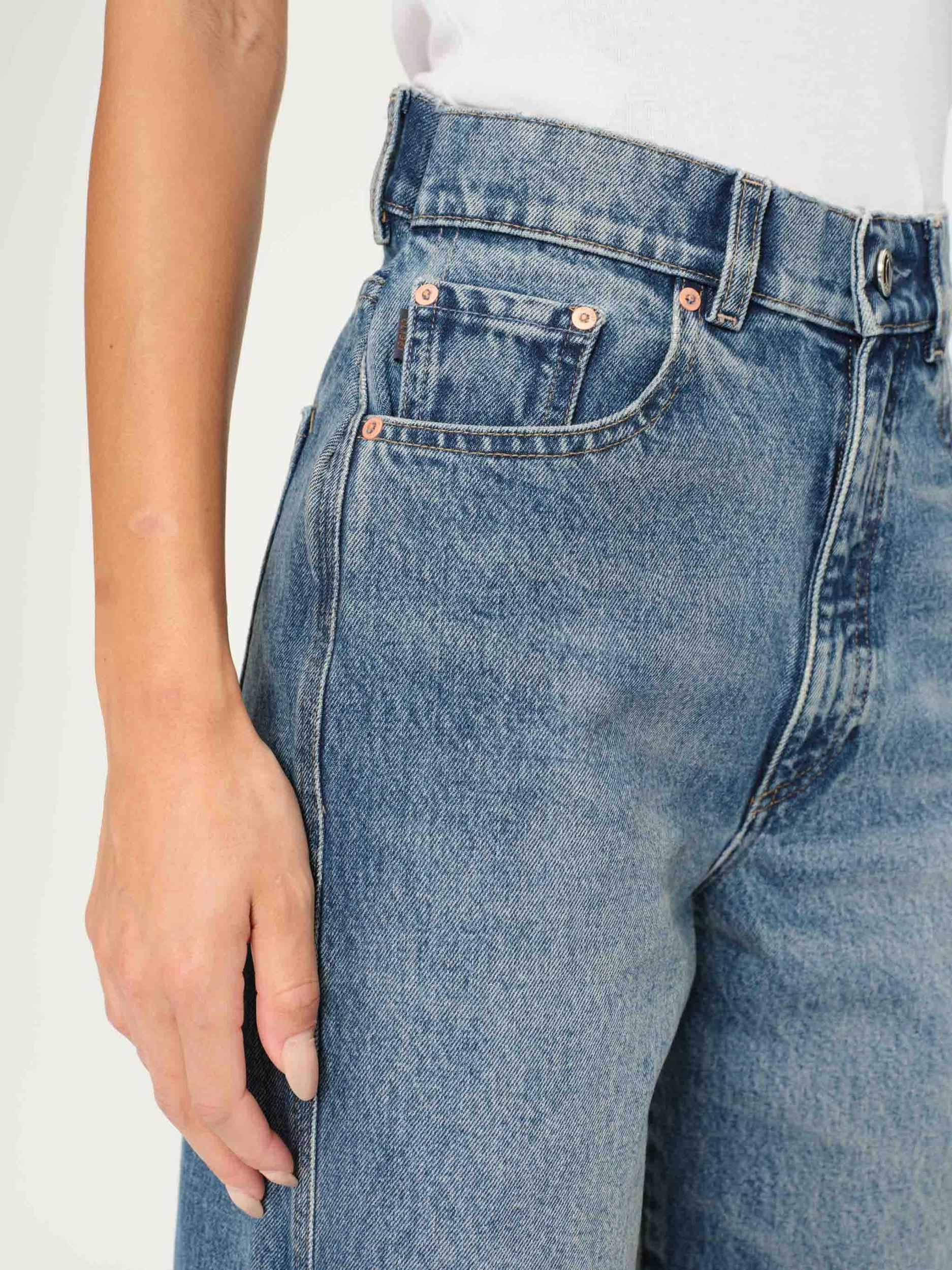 DL1961 Taylor Barrel Ultra High Rise 27" Jeans Product Image