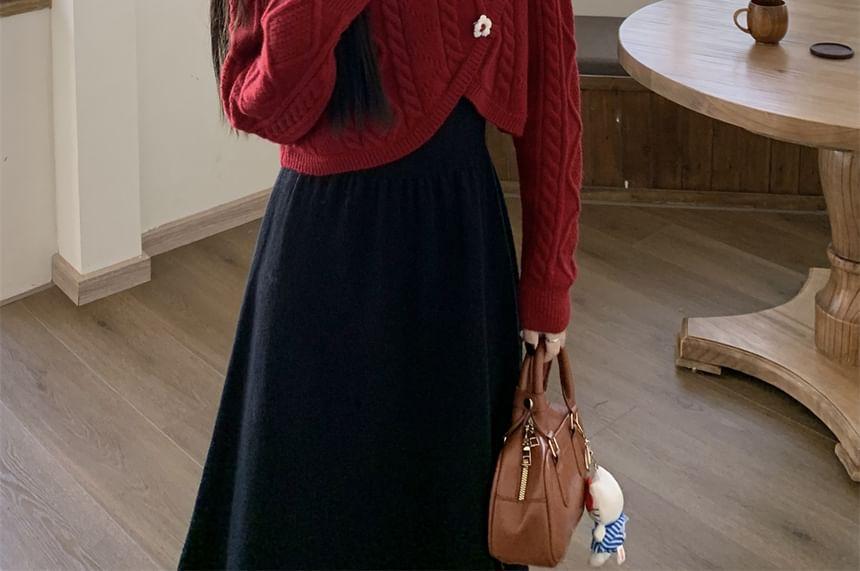 Long-Sleeve Crew Neck Floral Sweater / Spaghetti Strap Midi A-Line Dress Product Image