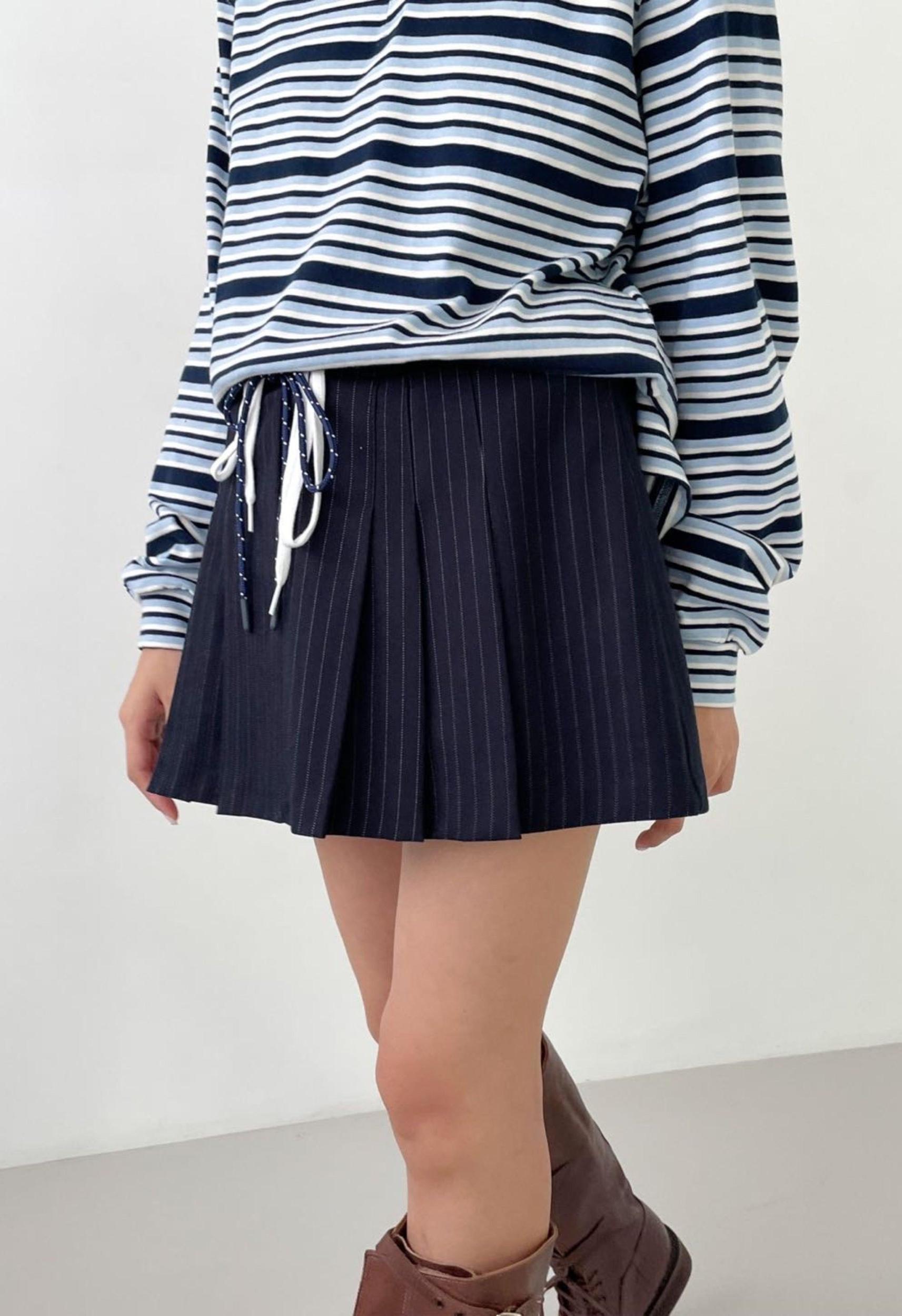Pippa Skirt Navy Product Image