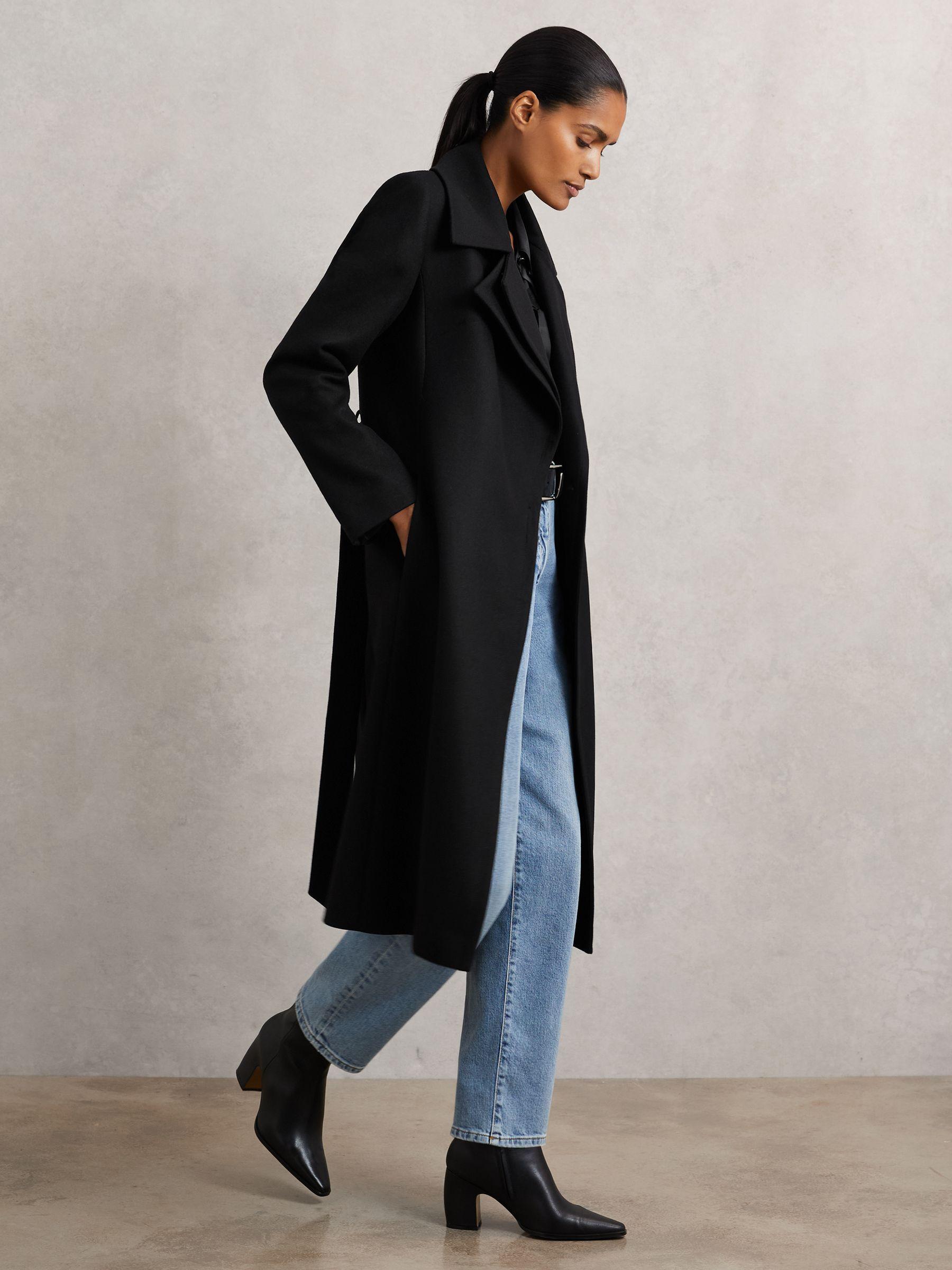 Coat in Black Product Image