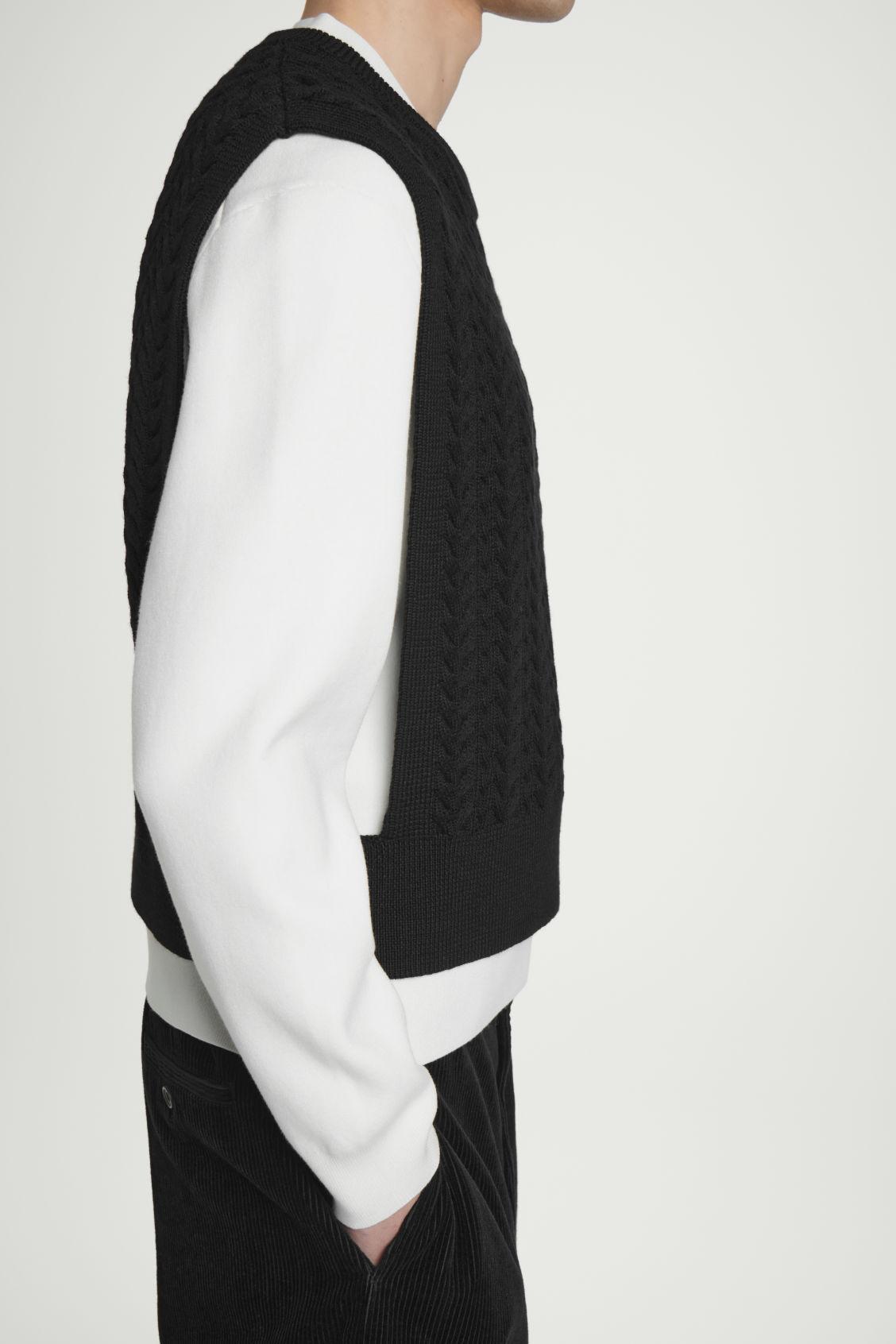 CABLE-KNIT WOOL HYBRID TANK Product Image