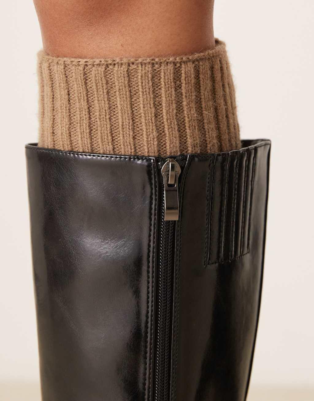 RAID Mayah knee boots in black Product Image