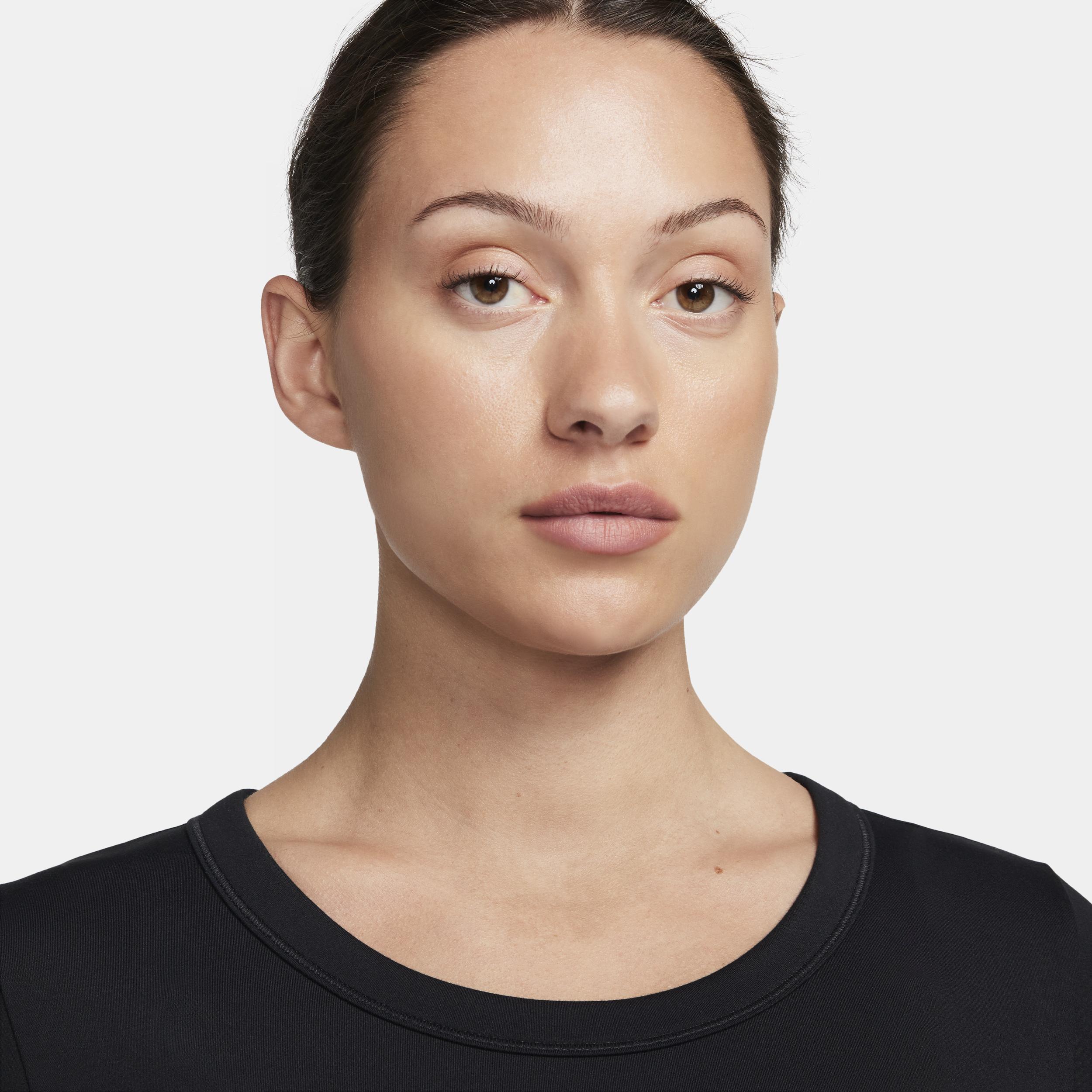 Nike One Fitted Women's Dri-FIT Short-Sleeve Cropped Top Product Image