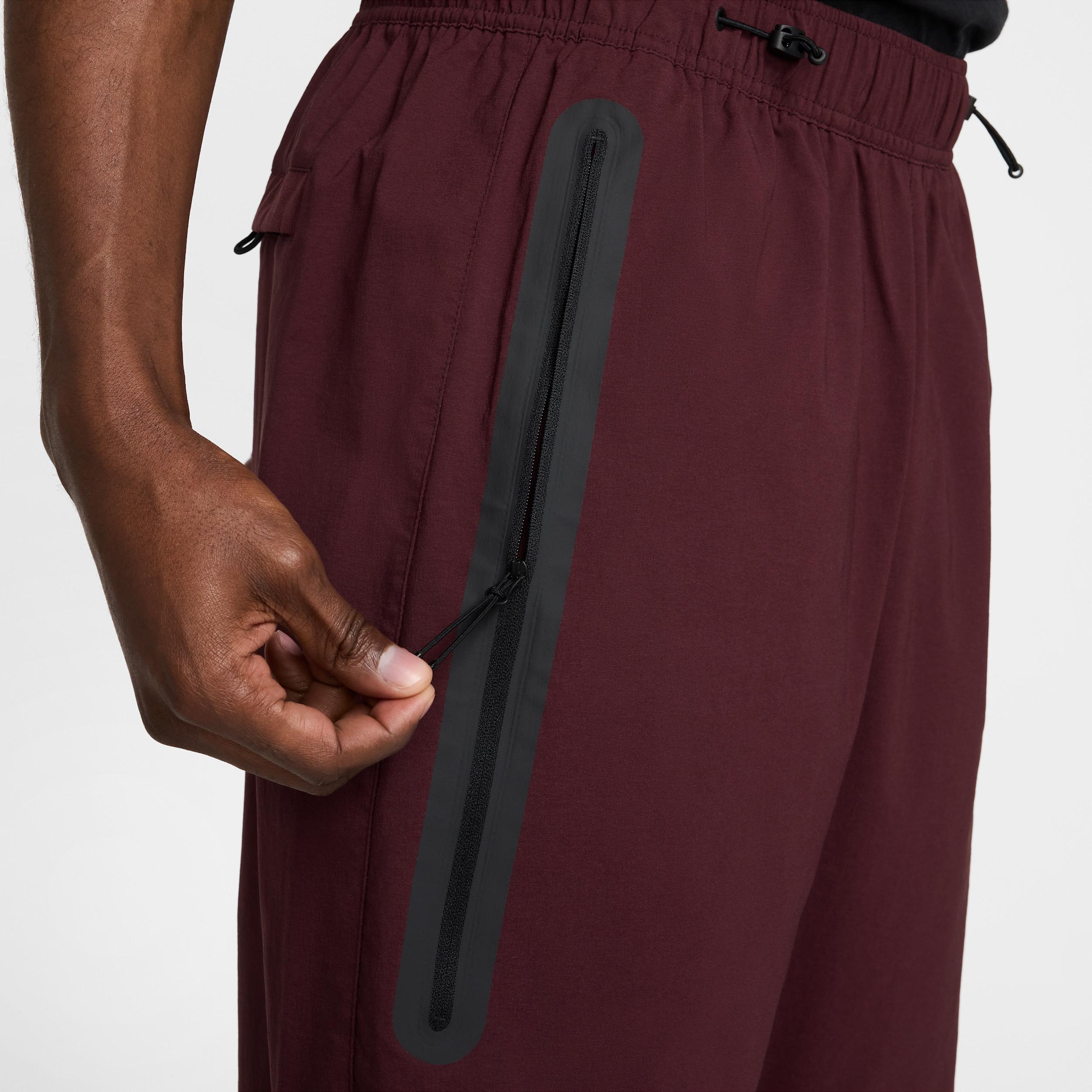 Nike Men's Tech Woven Oversized Pants Product Image