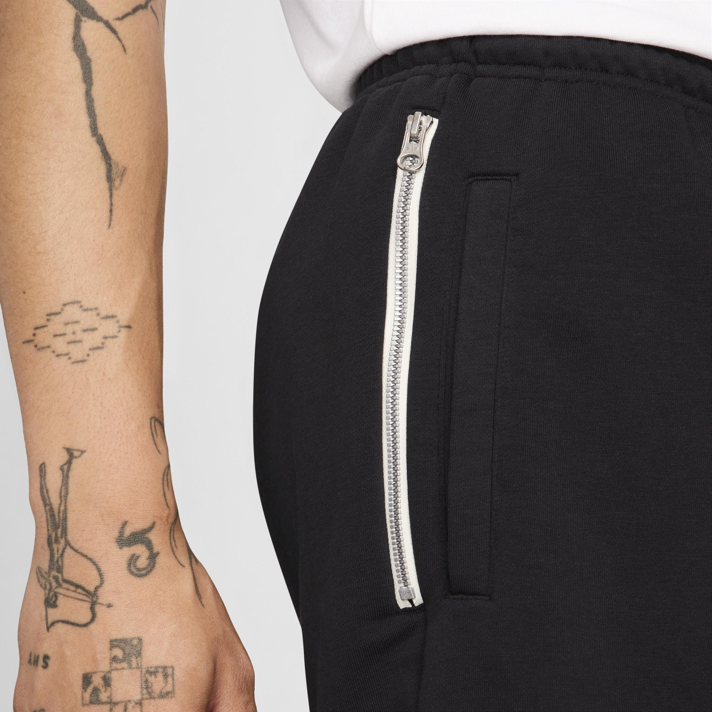 Nike Men's Standard Issue 8" Dri-FIT Fleece Basketball Shorts Product Image