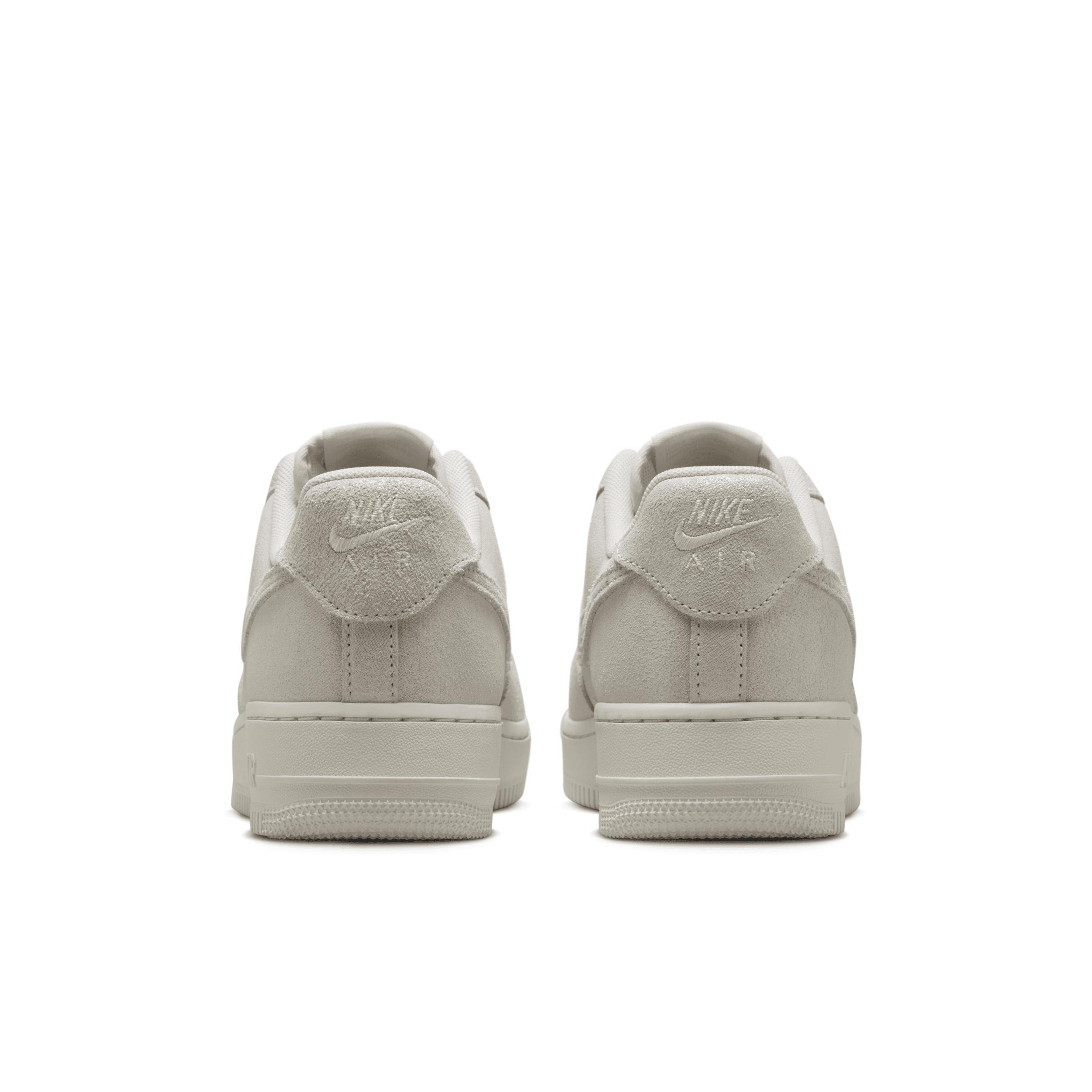 Nike Women's Air Force 1 '07 SE Shoes Product Image