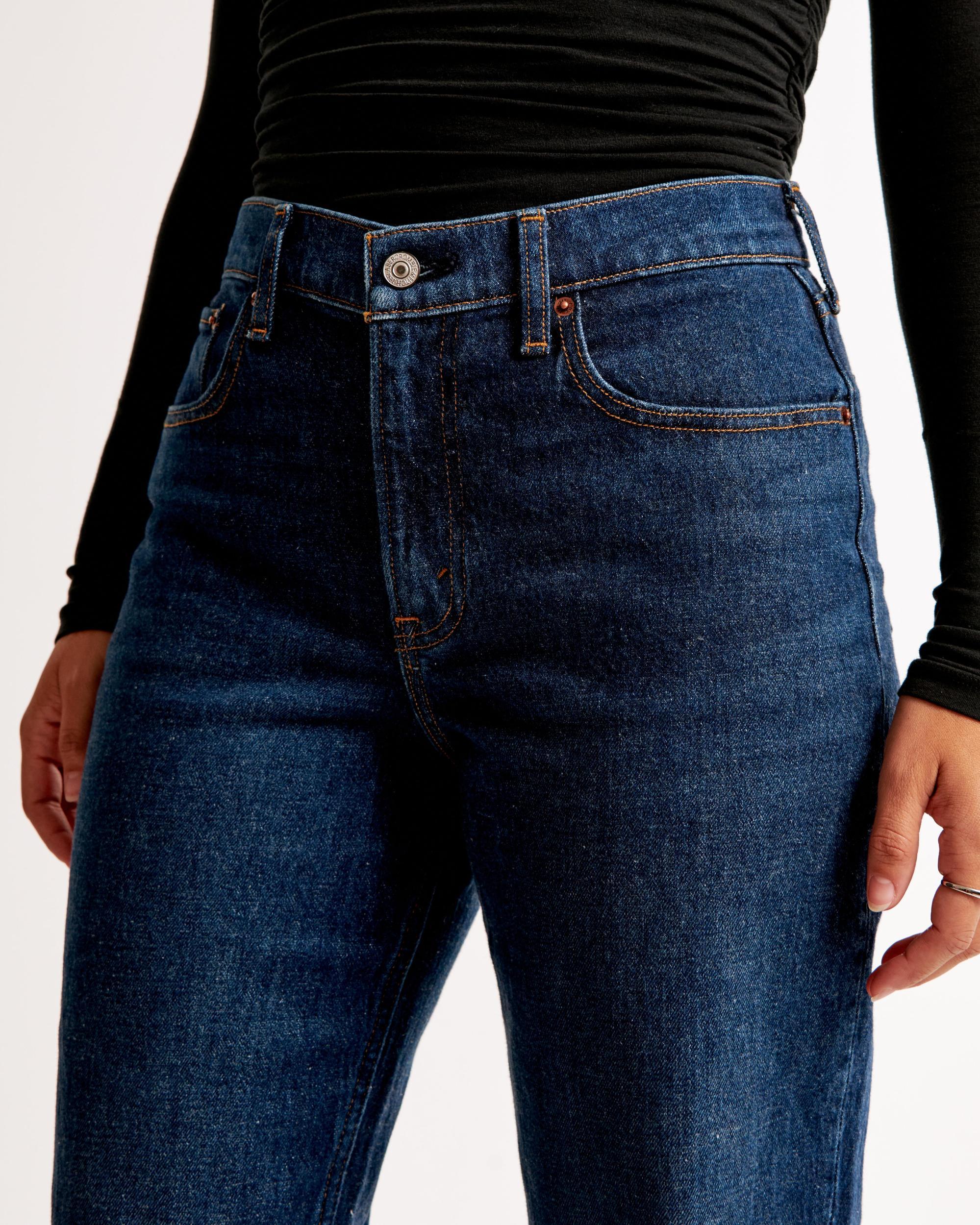 Curve Love Mid Rise 90s Straight Jean Product Image