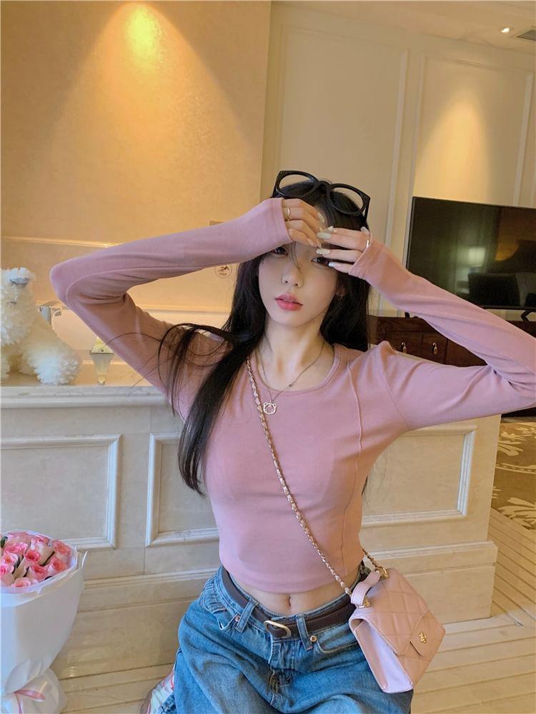 Long-Sleeve Crewneck Plain Crop T-Shirt Product Image